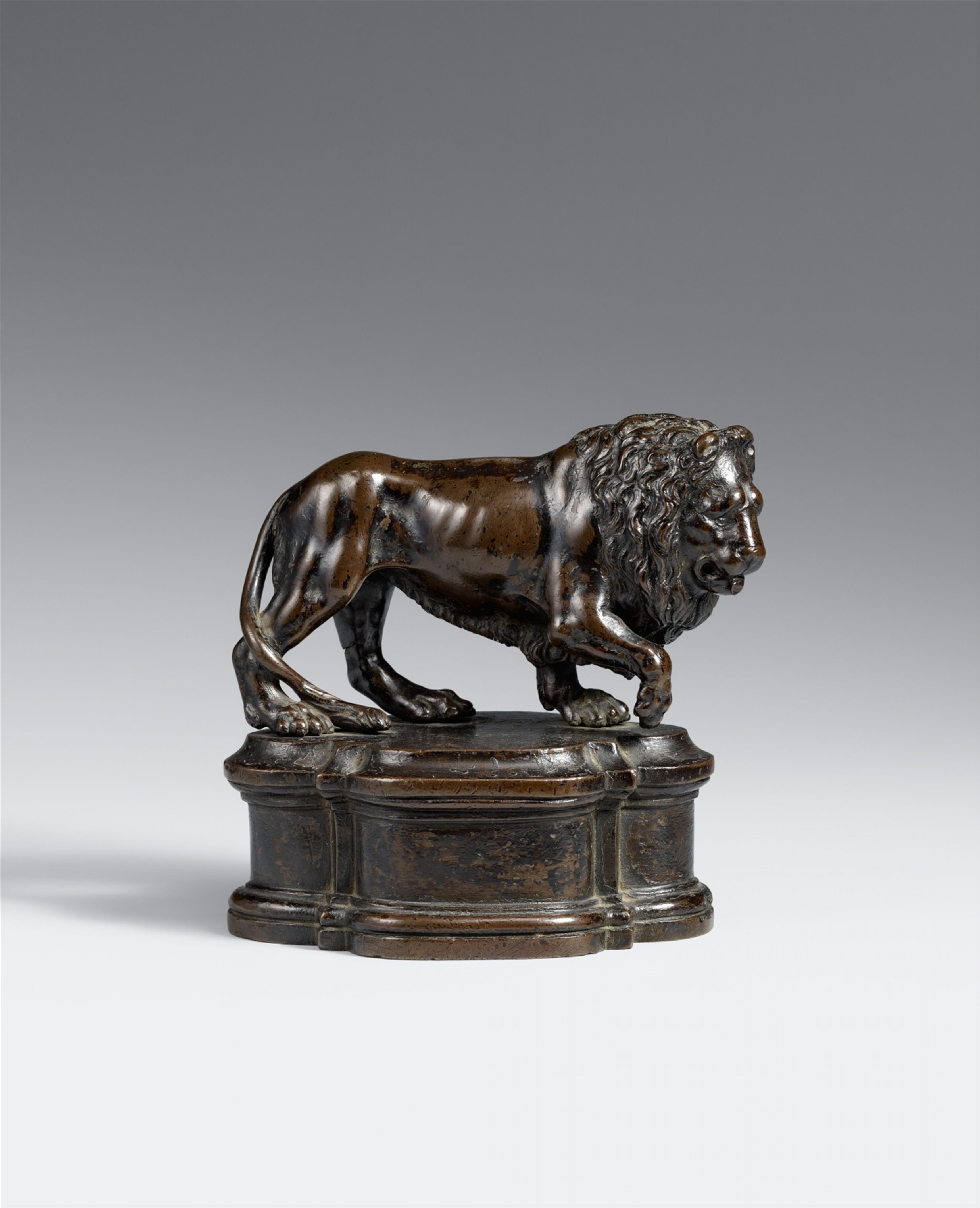 Northern Italy 17th century - A 17th century North Italian bronze figure of a striding lion - image-1