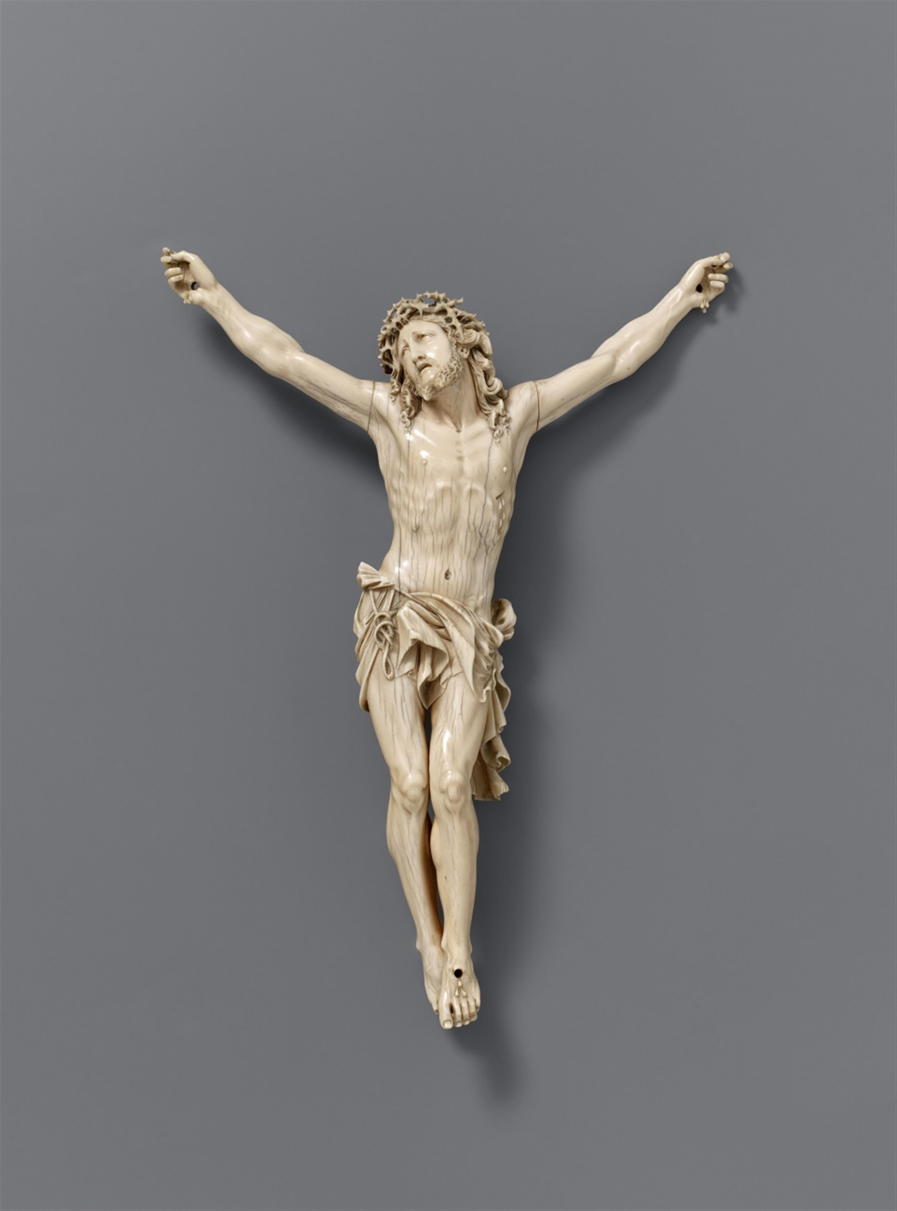 Flemish 18th century - An 18th century Flemish carved ivory Corpus Christi - image-1