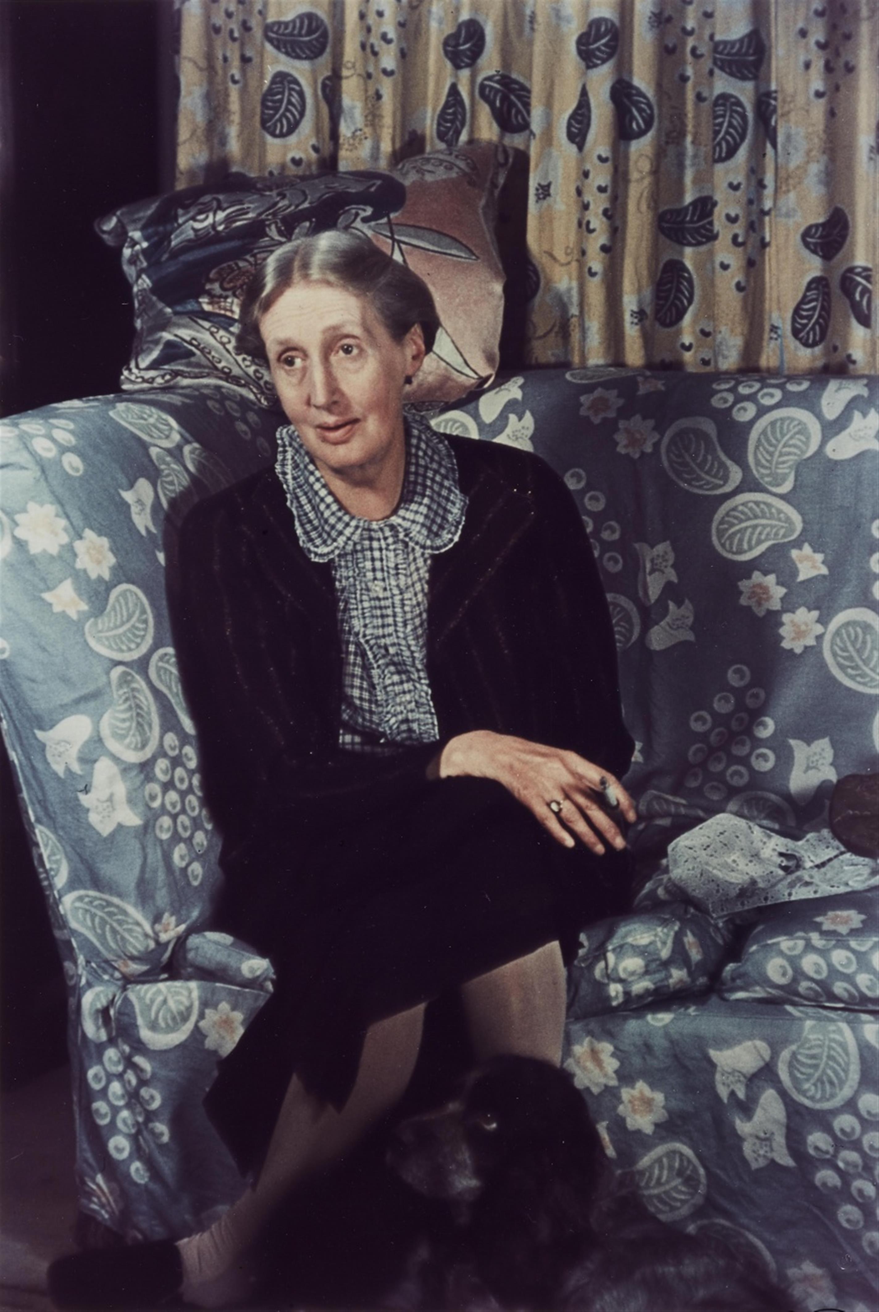 Gisèle Freund - Virginia Woolf, London - image-1