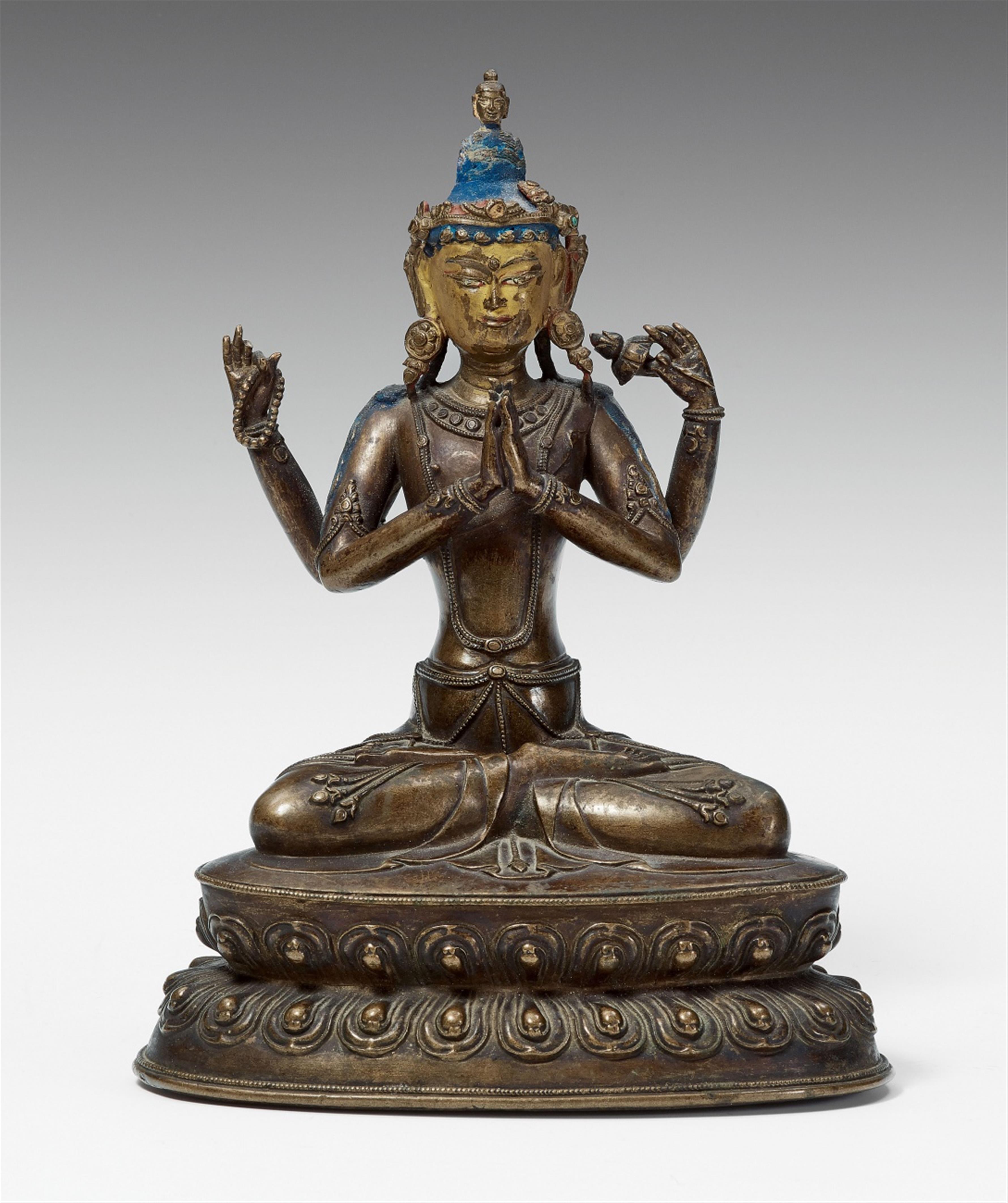 A Tibetan bronze figure of Shadakshari Avalokiteshvara. 17th century - image-1