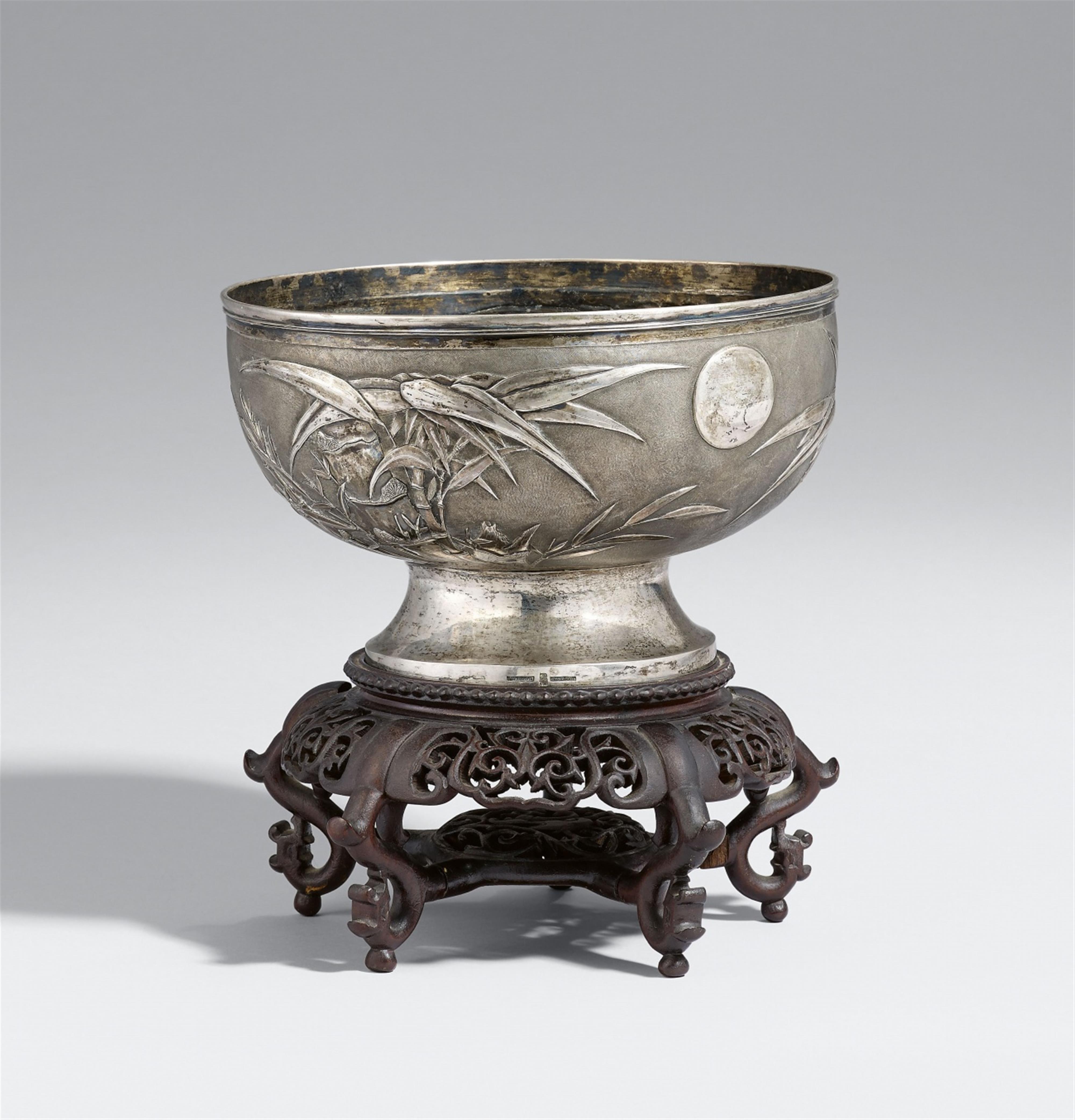 A large Shanghai silver bowl. Around 1900 - image-1