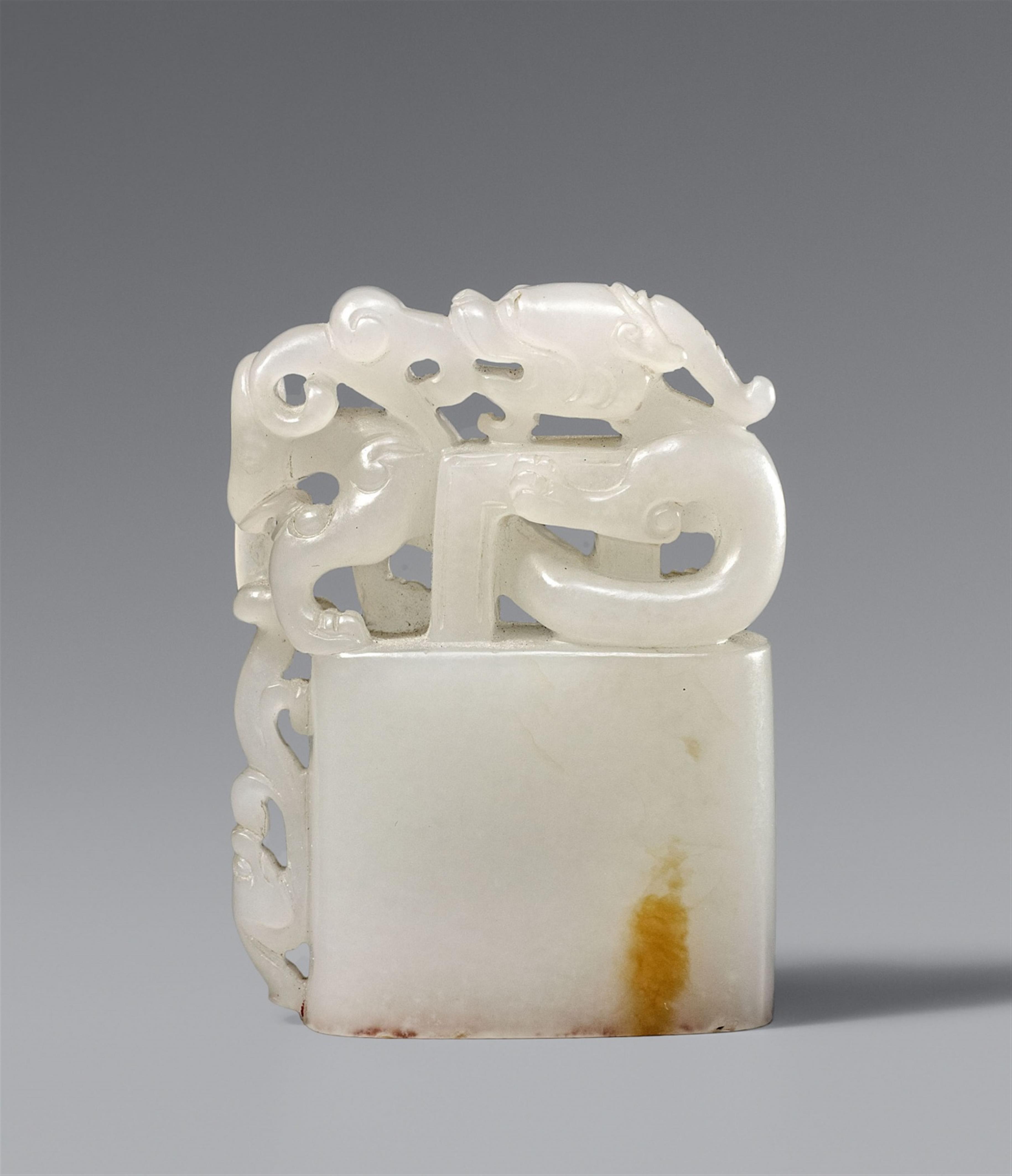 A finely worked white jade seal. Qing dynasty - image-1