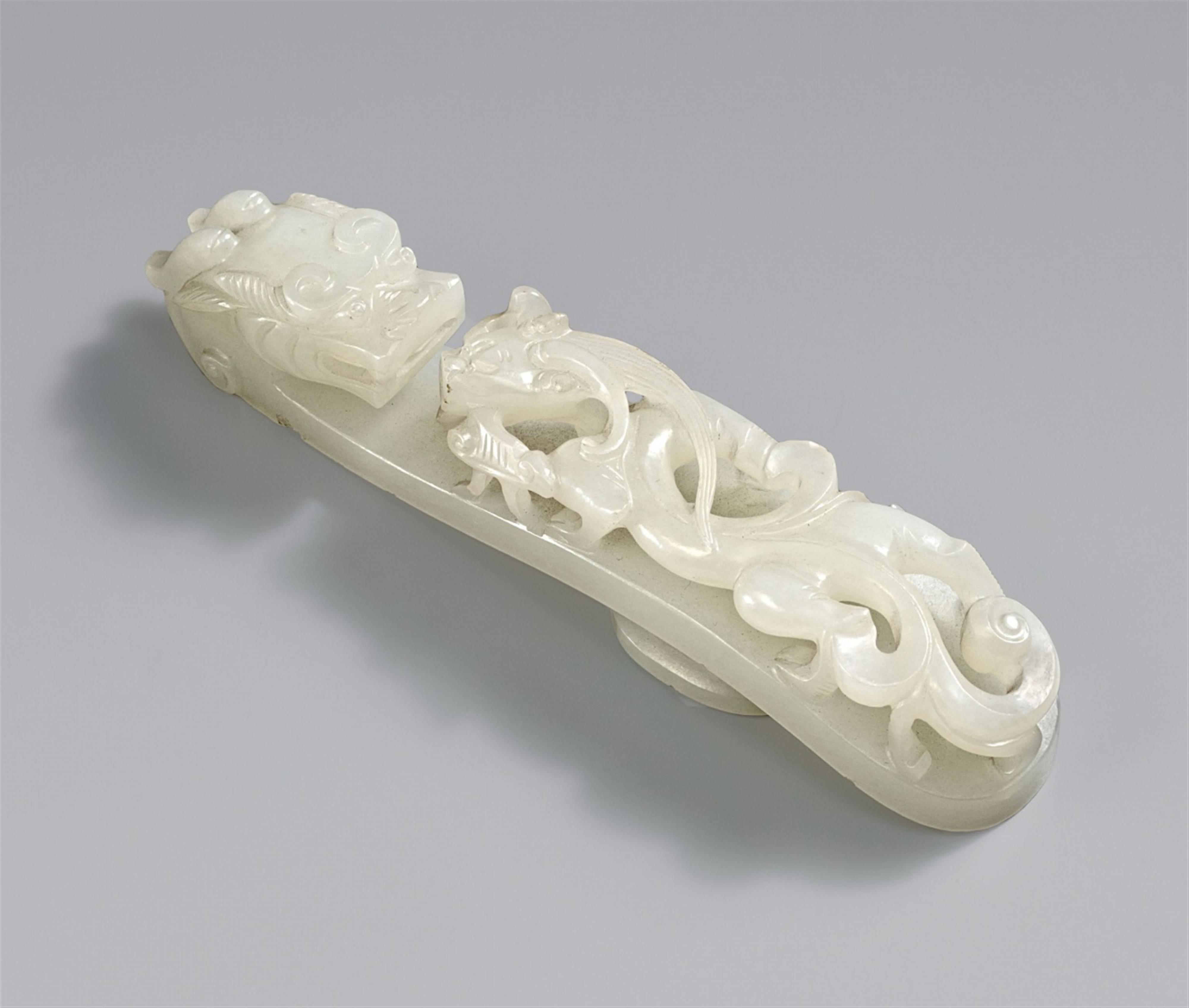 A large, white jade belt hook. Qing dynasty - image-1