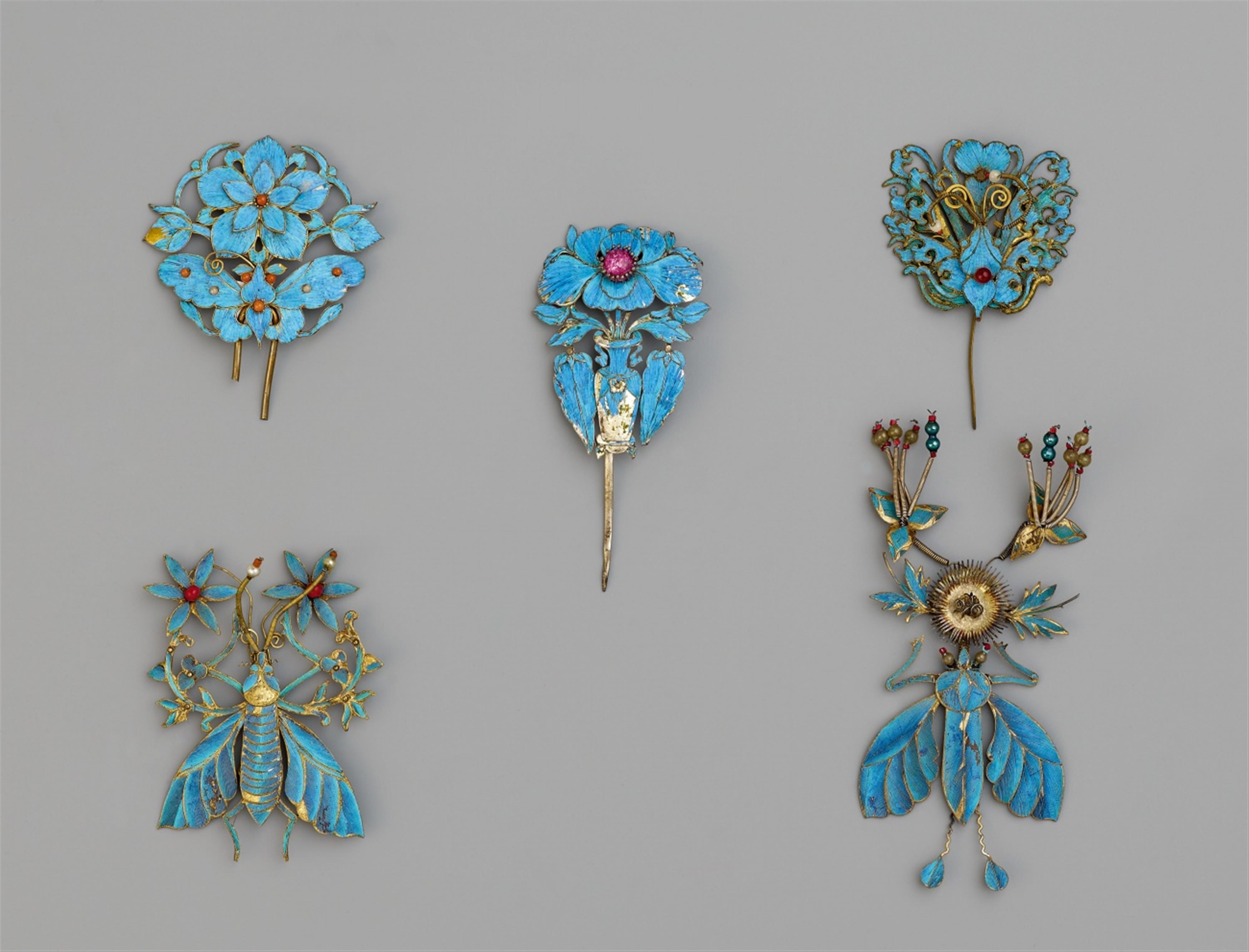Five kingfisher feather ornaments. Around 1900 - image-2