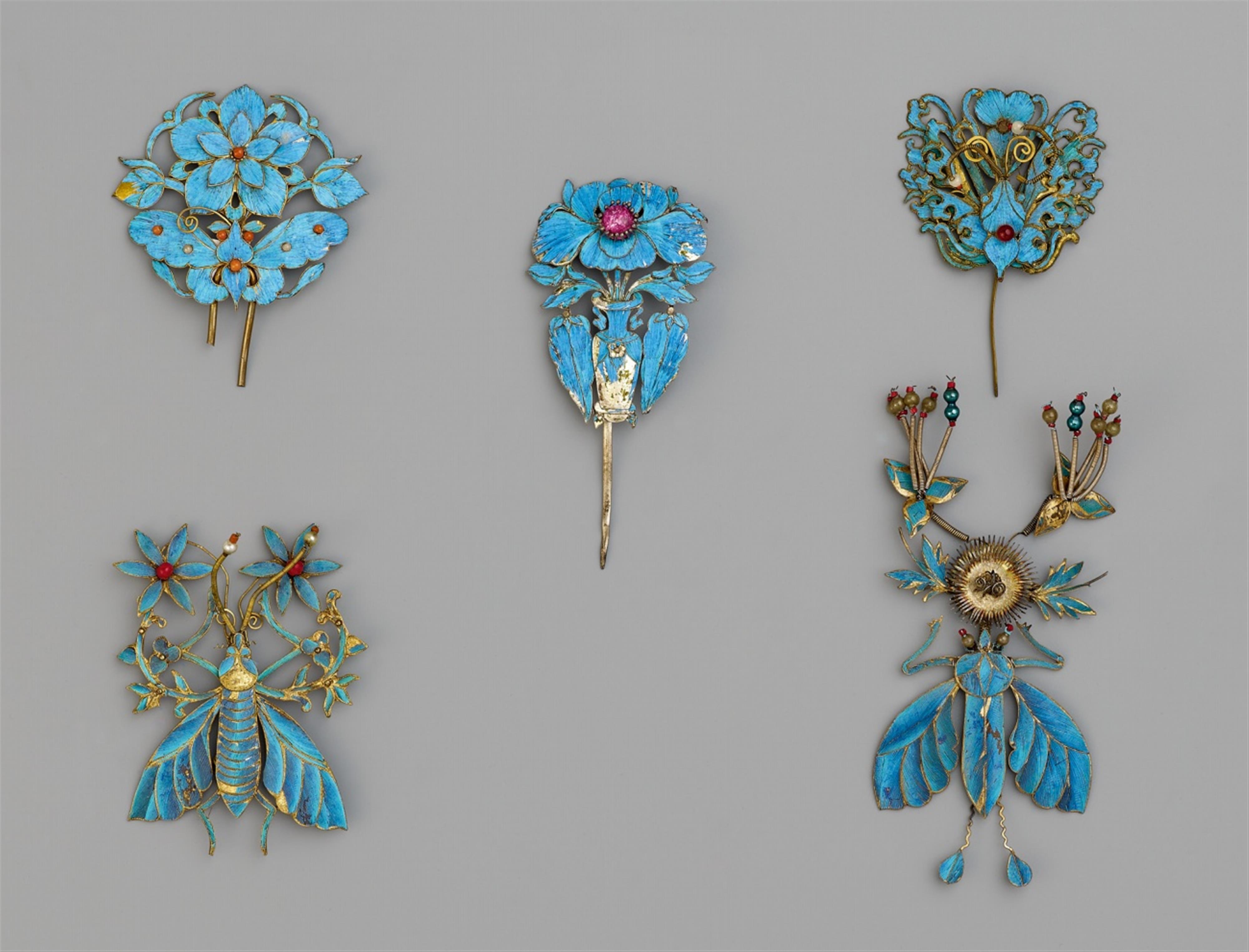 Five kingfisher feather ornaments. Around 1900 - image-1