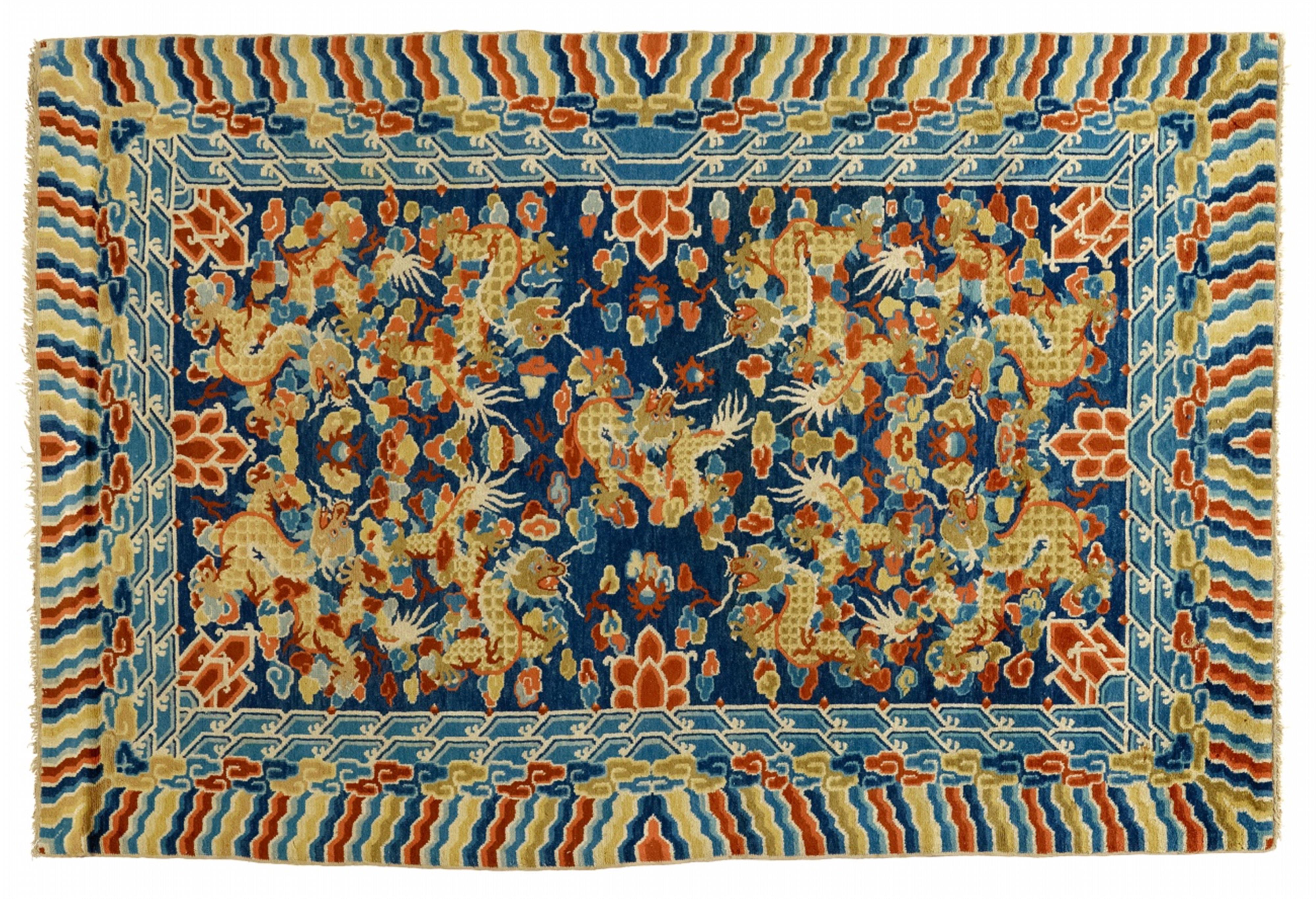 A woolen carpet. Early 20th century - image-1
