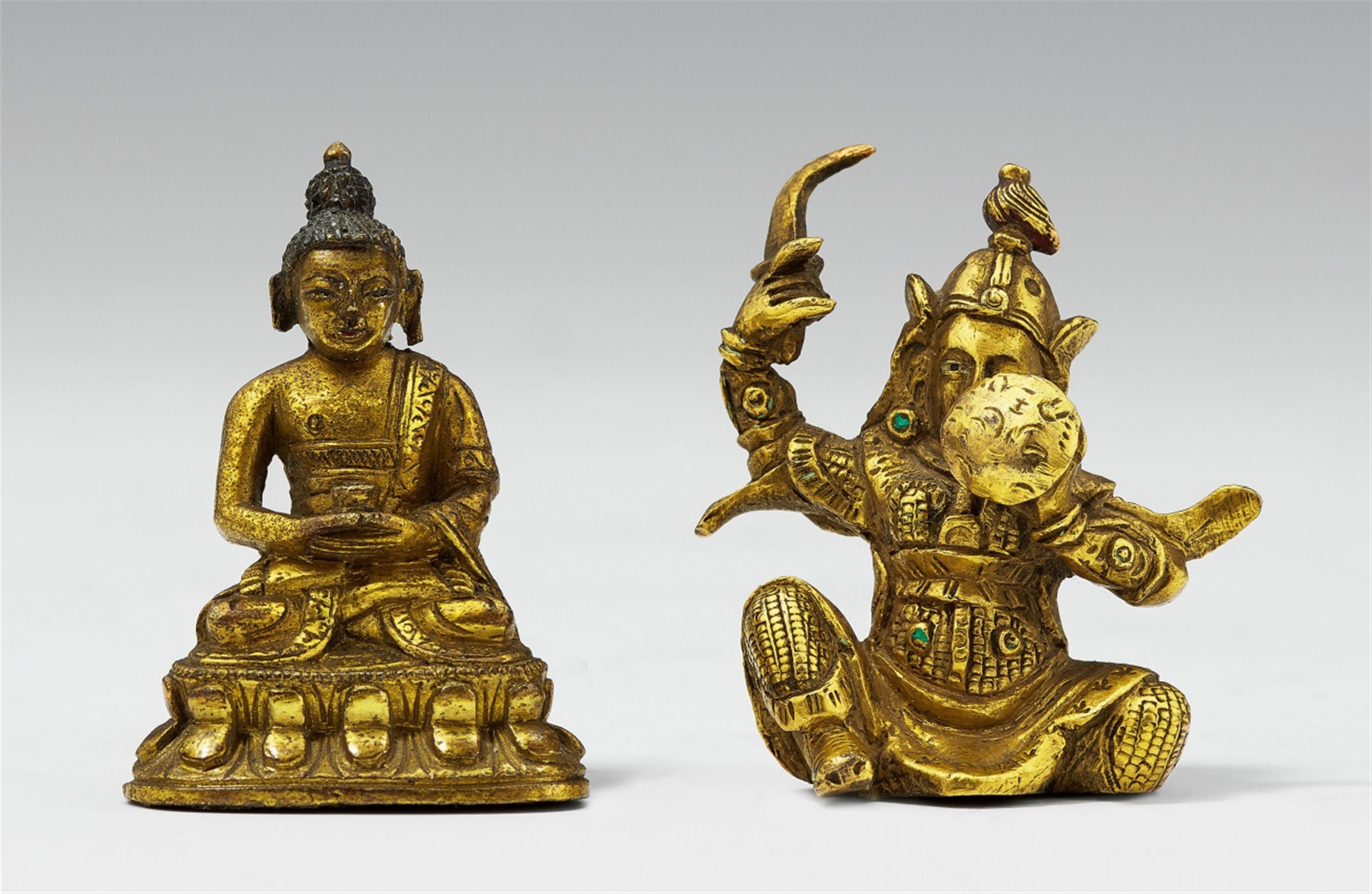 Zwei Miniaturfiguren. Feuervergoldete Bronze. Sinotibetisch. 18./19. Jh. - image-1
