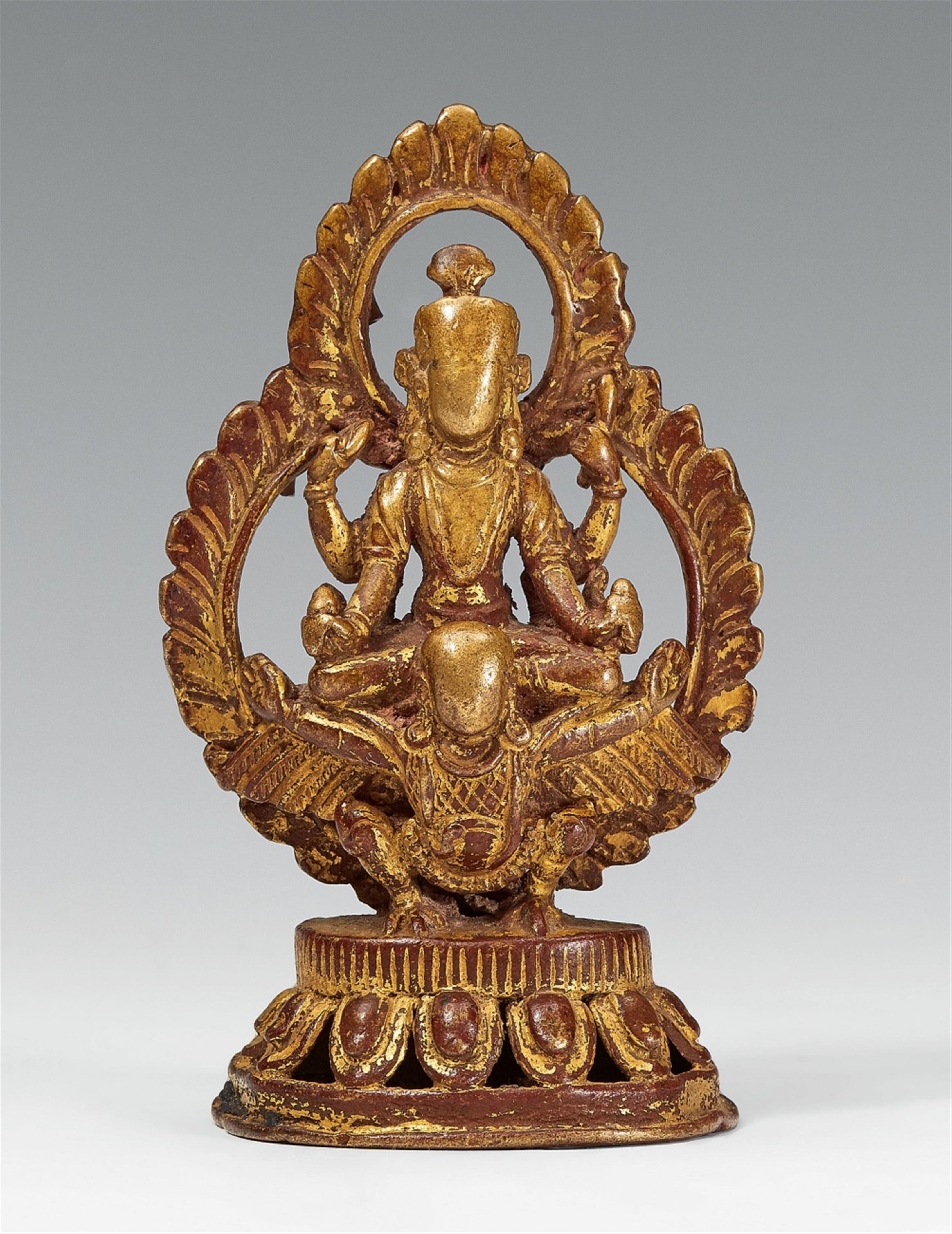 Garudasana Vishnu vor Aureole. Bronze, vergoldet. Nepal. 19. Jh. - image-1