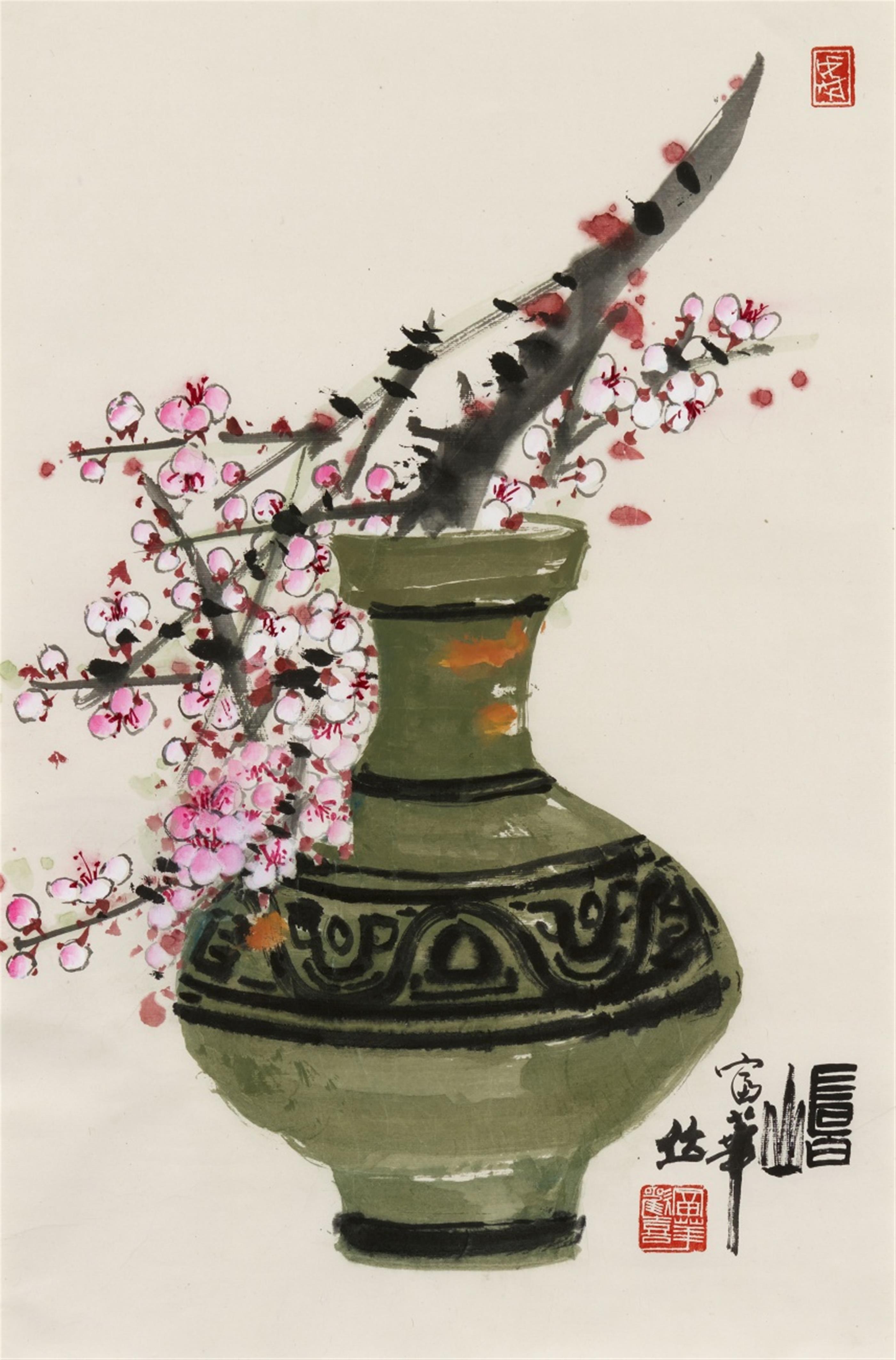 Fu Hua - Vase mit Pflaumenblütenzweigen. Tusche und Farben auf Papier. Aufschrift, sign.: Chang Baishan Fu Hua und Siegel: Fu Hua ... xi und ein weiteres. - image-1