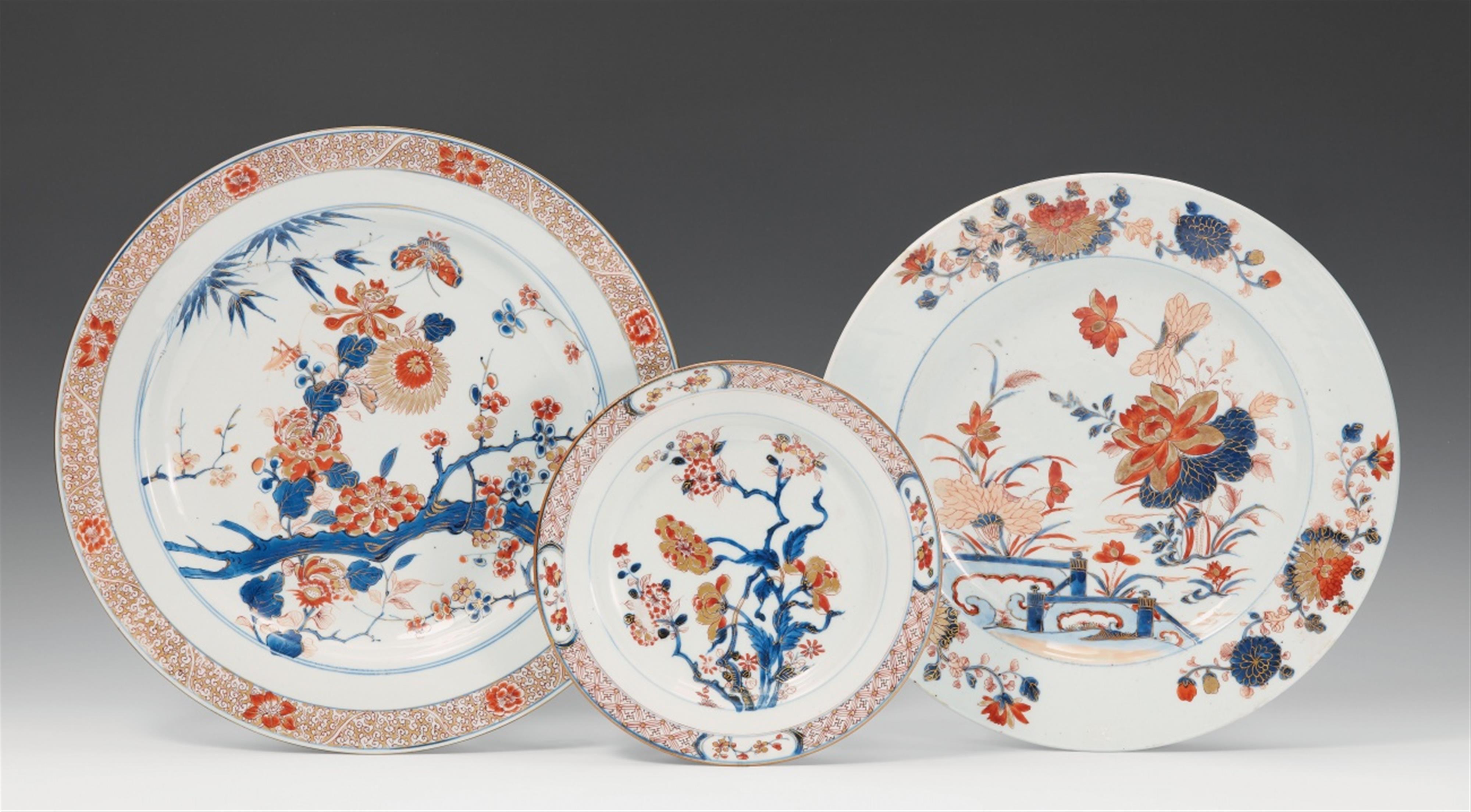 Three Chinese Imari plates. 18th century - image-1