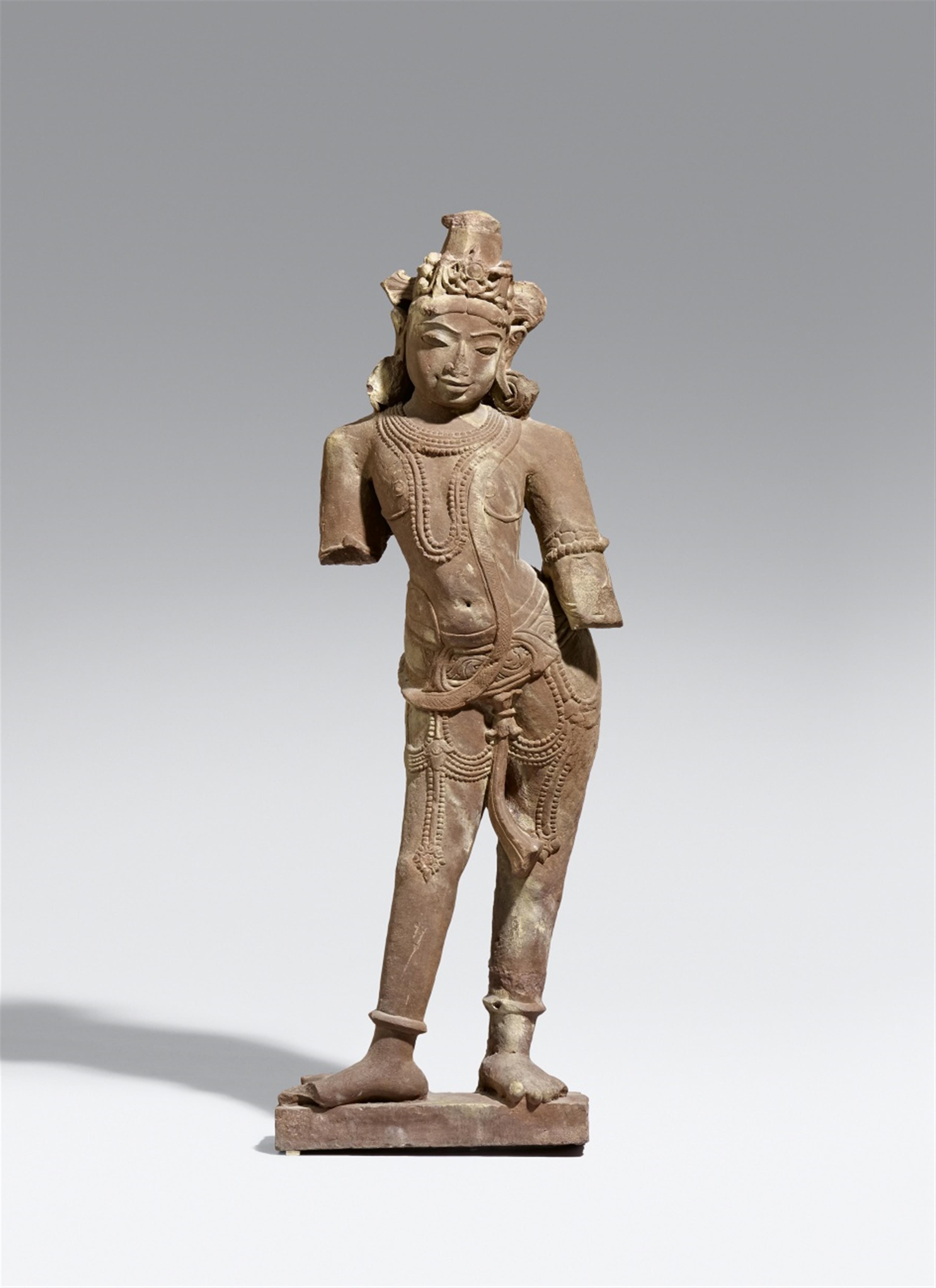 A North/Central Indian pink sandstone figure of a standing male figure. 10th/12th century - image-2