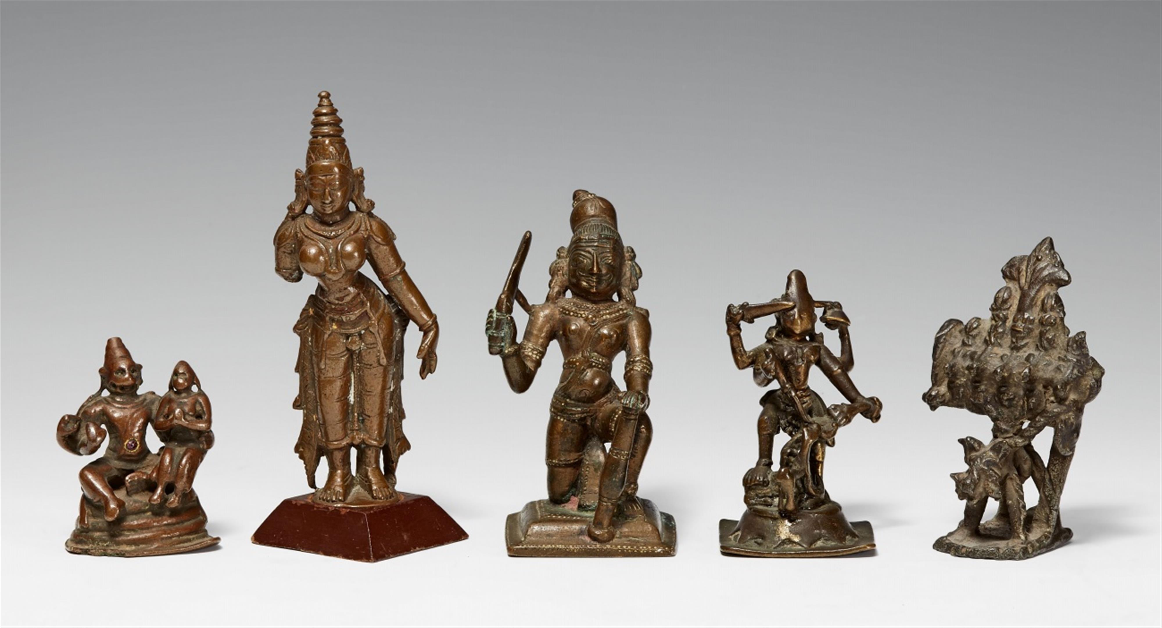 Five South Indian bronze figures. 16th/19th century - image-1