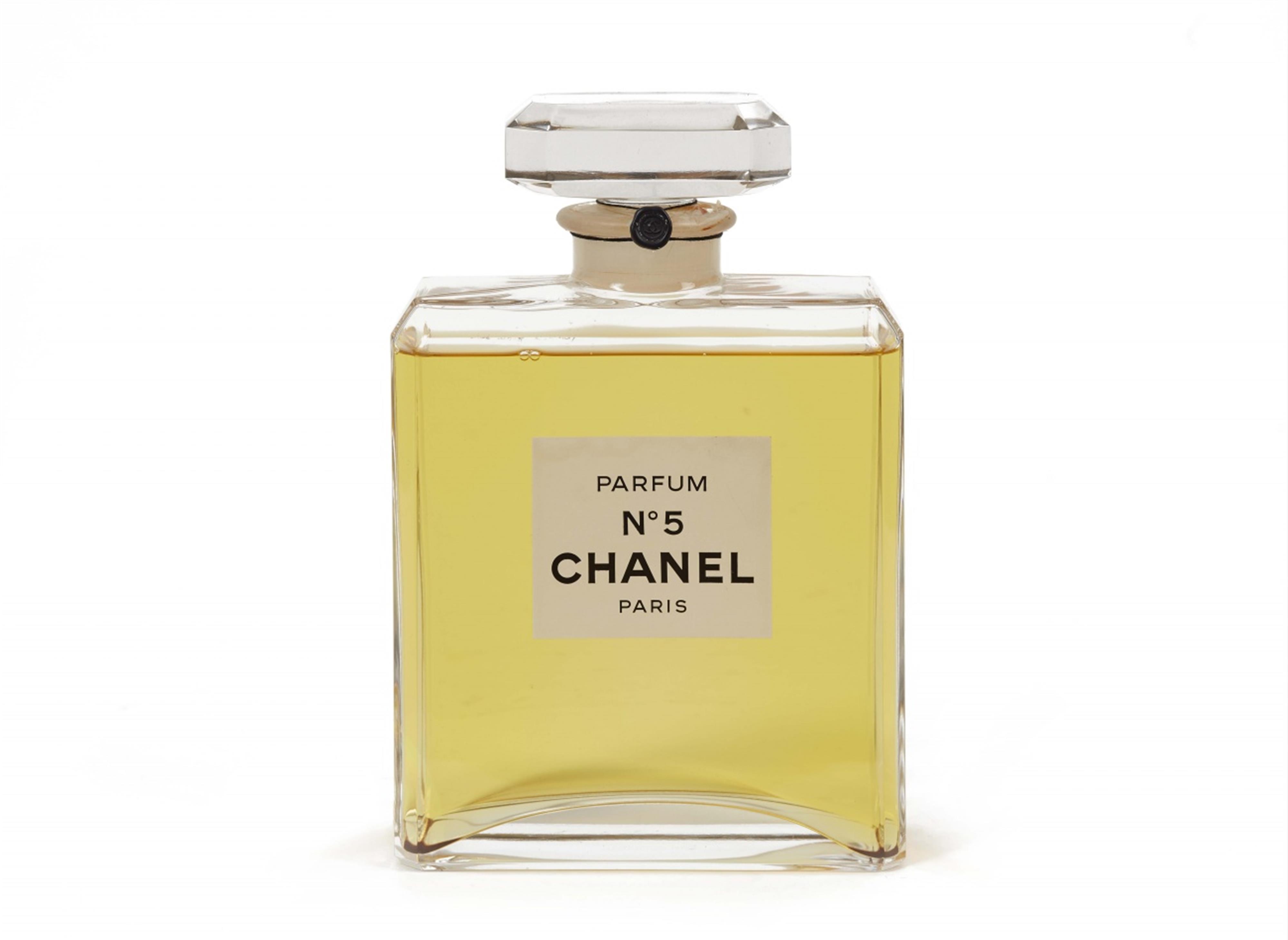 A Chanel Paris No 5 factice bottle - image-1