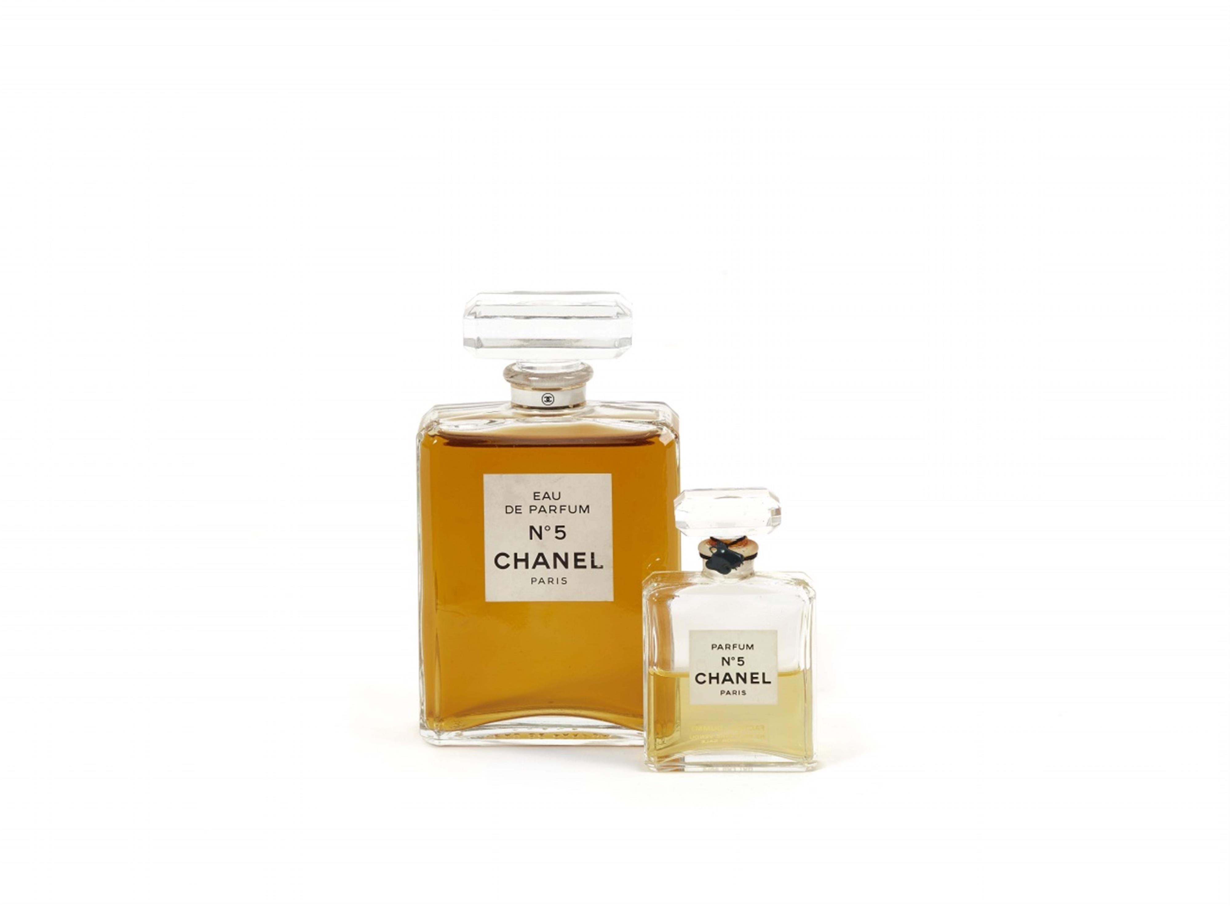 Two Chanel No 5 factice bottles - image-1