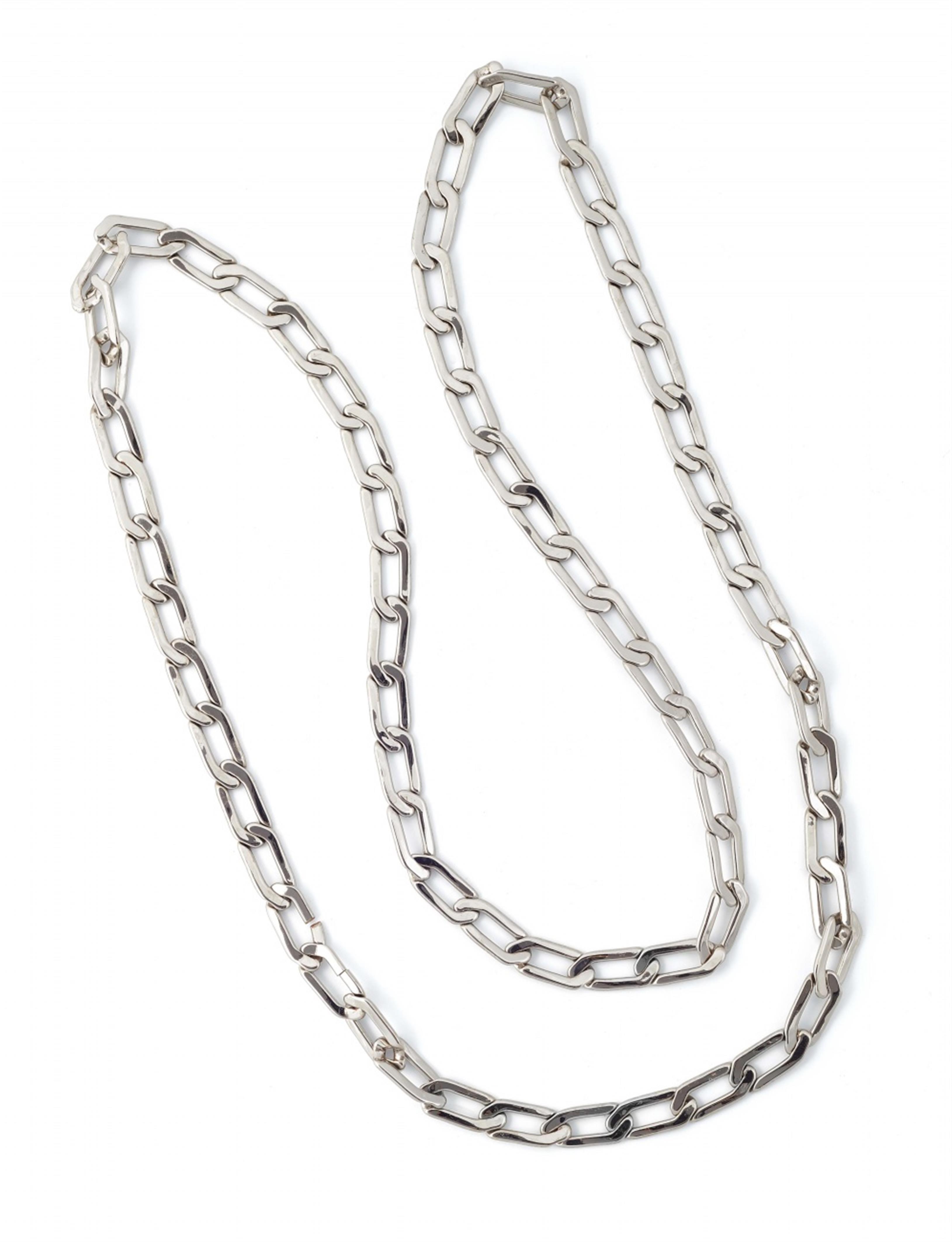 A Chanel flat chain necklace, 2004 - image-1