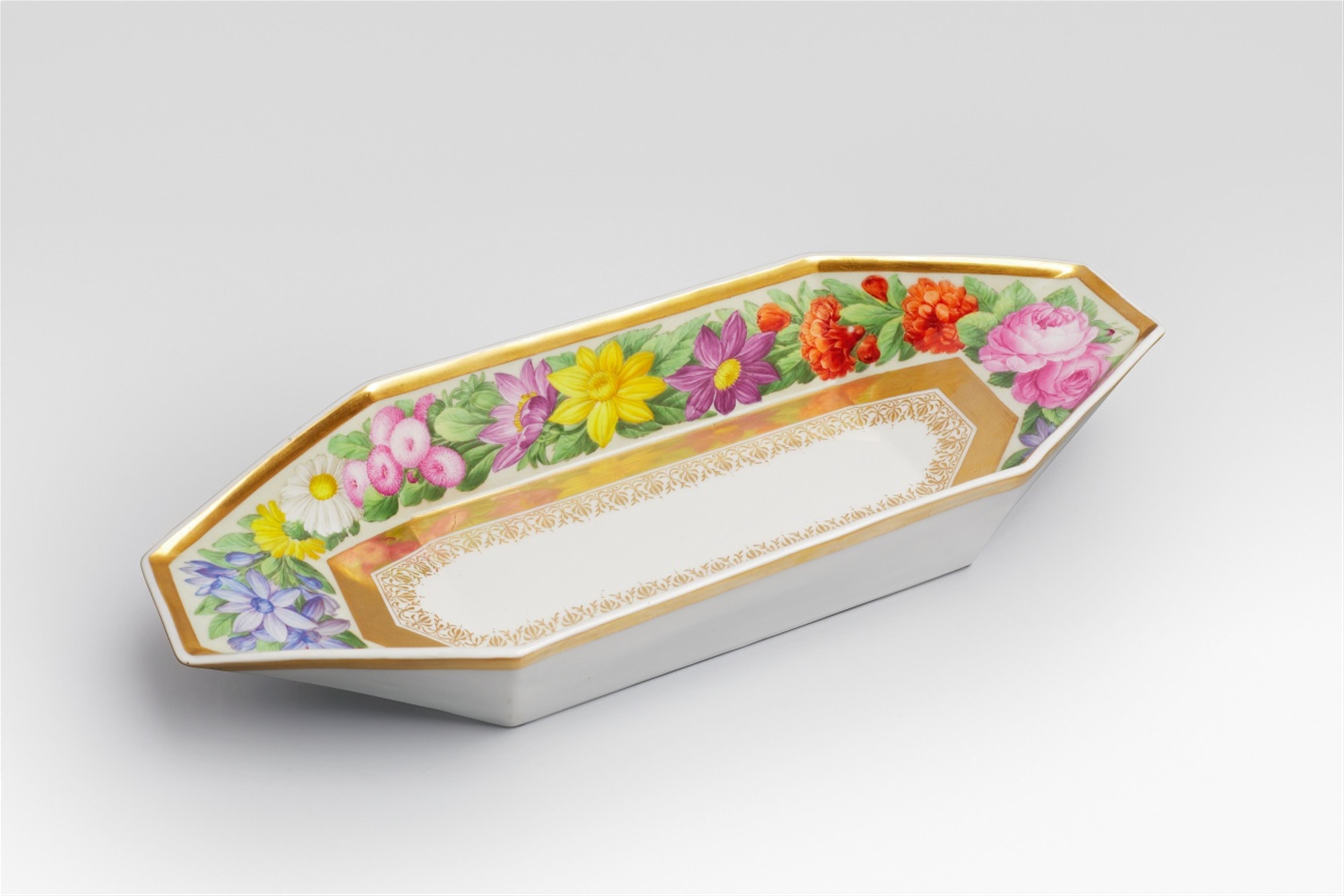 A Berlin KPM porcelain dish from the service for Princess Louise - image-1