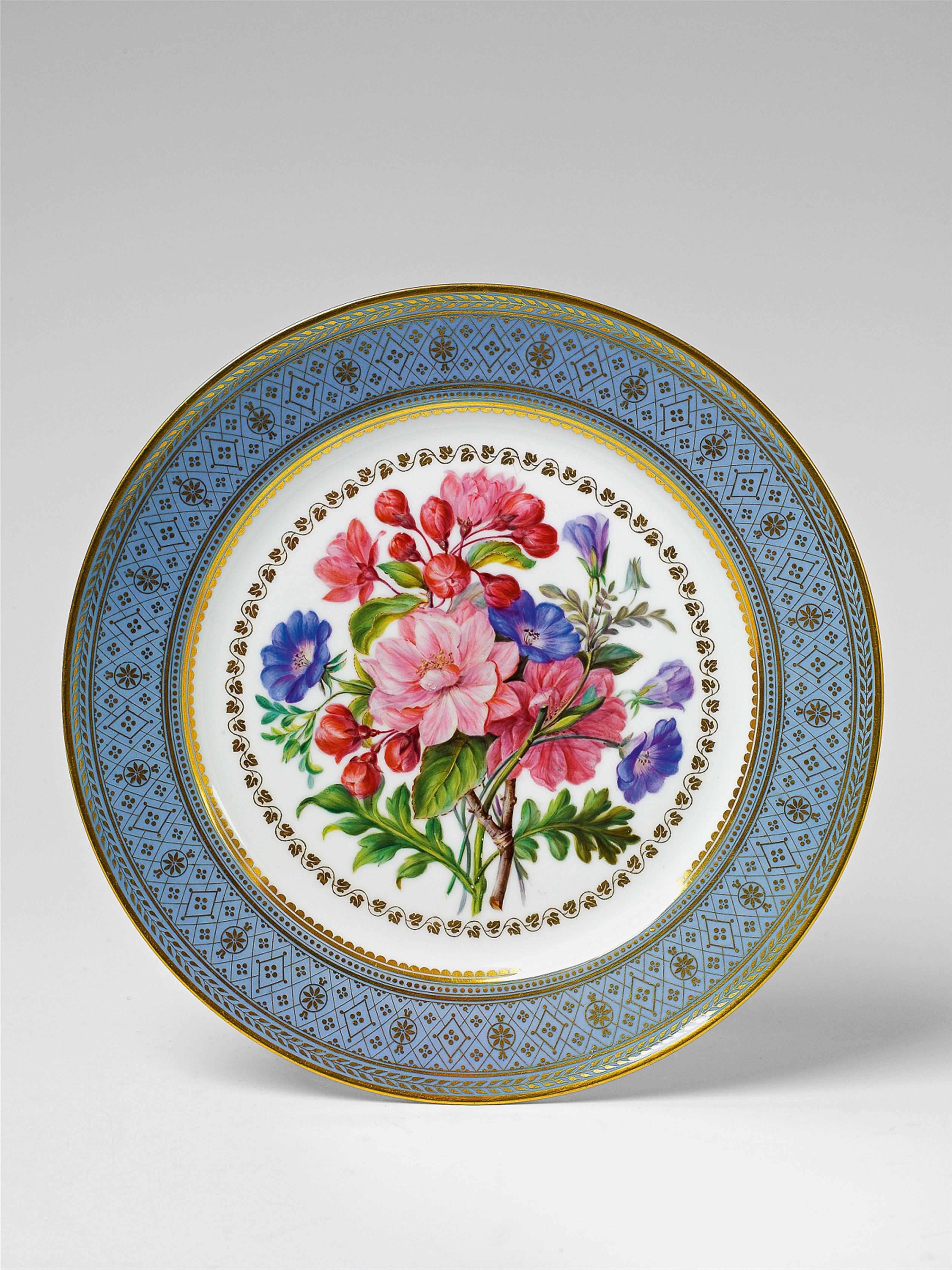 A Sèvres porcelain plate "pommier à fleurs doubles" - image-1