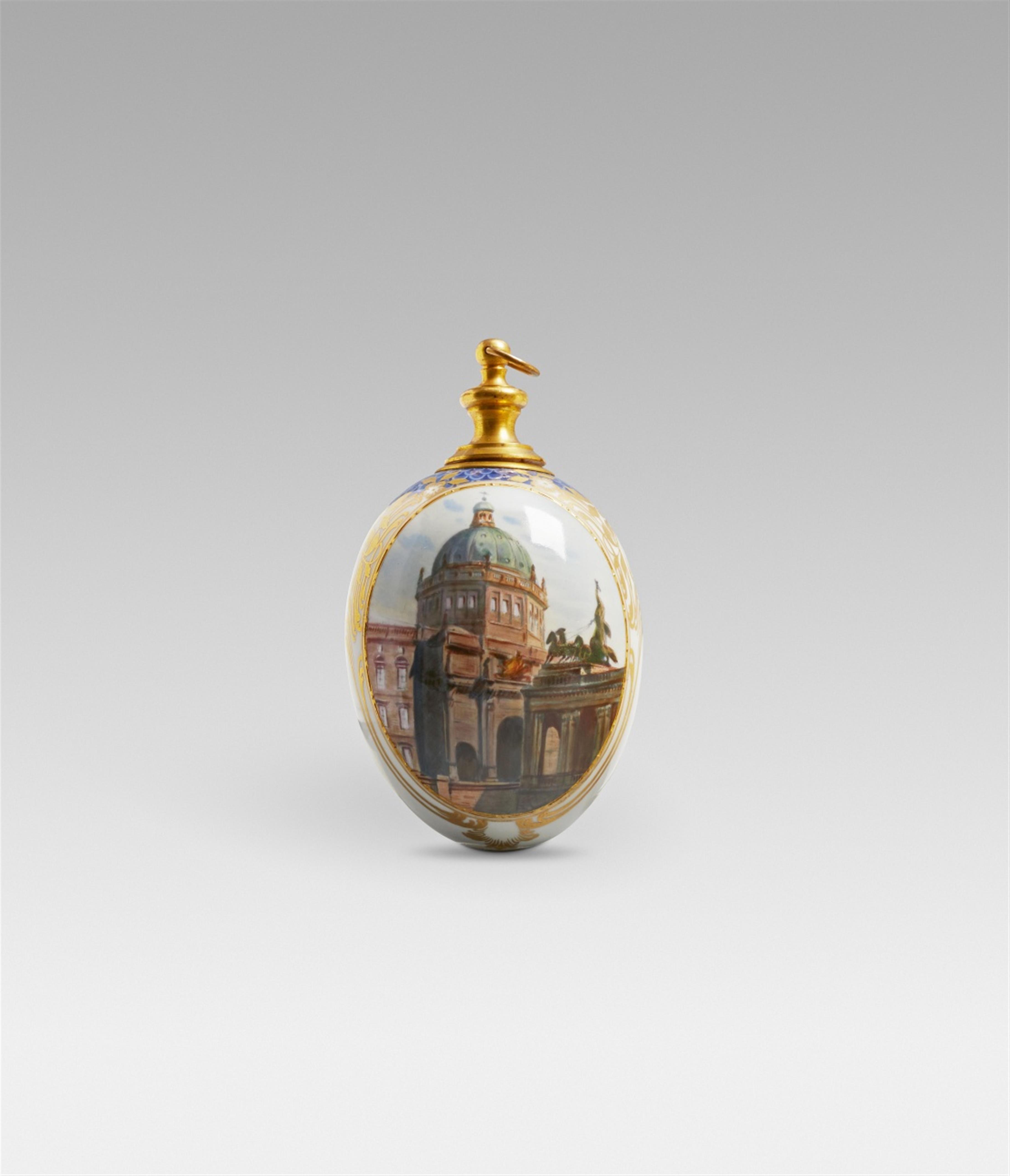 A Berlin KPM porcelain egg with a view of the Schlosskuppel - image-1