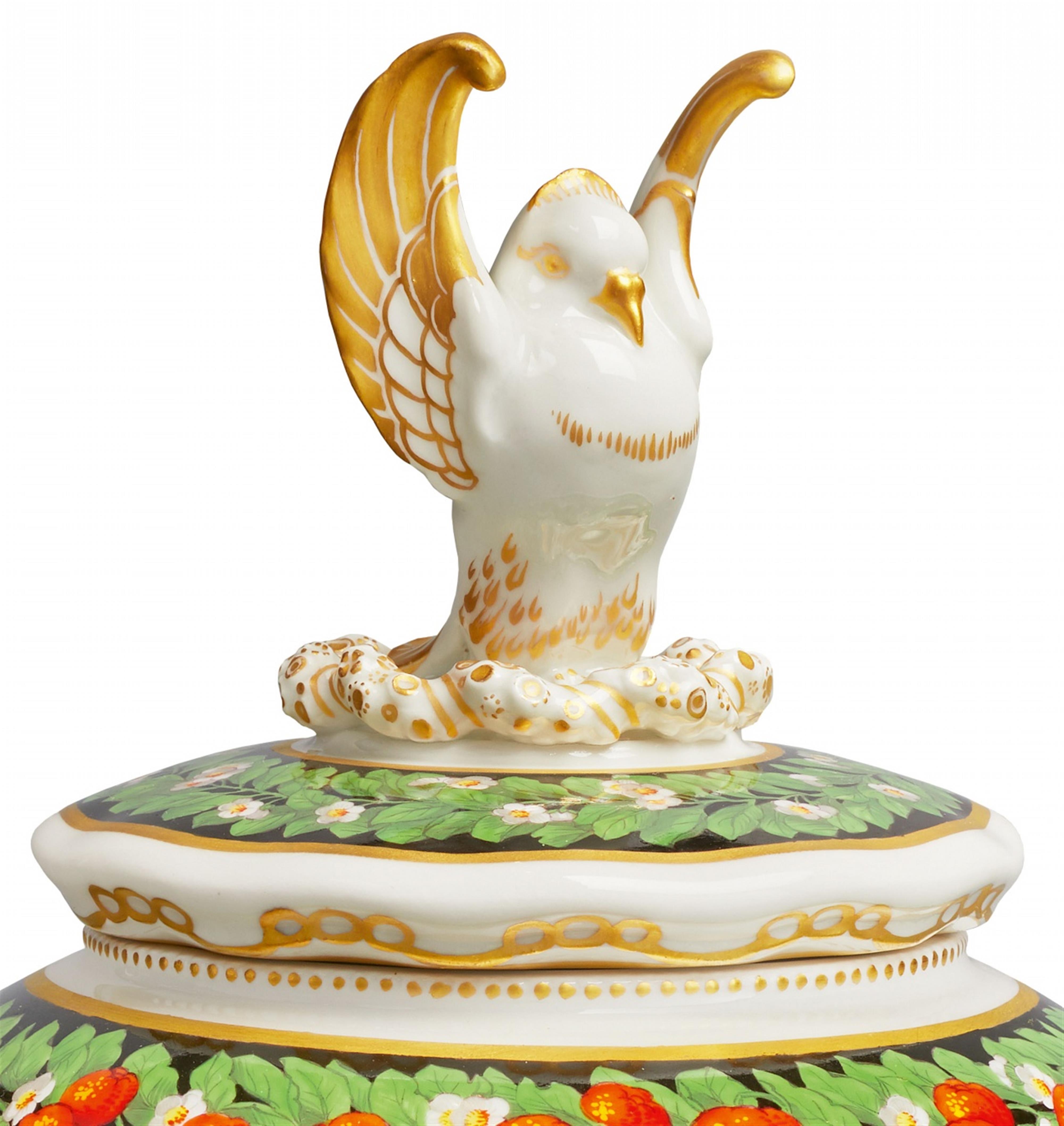 A Berlin KPM porcelain box with a dove-form finial - image-2