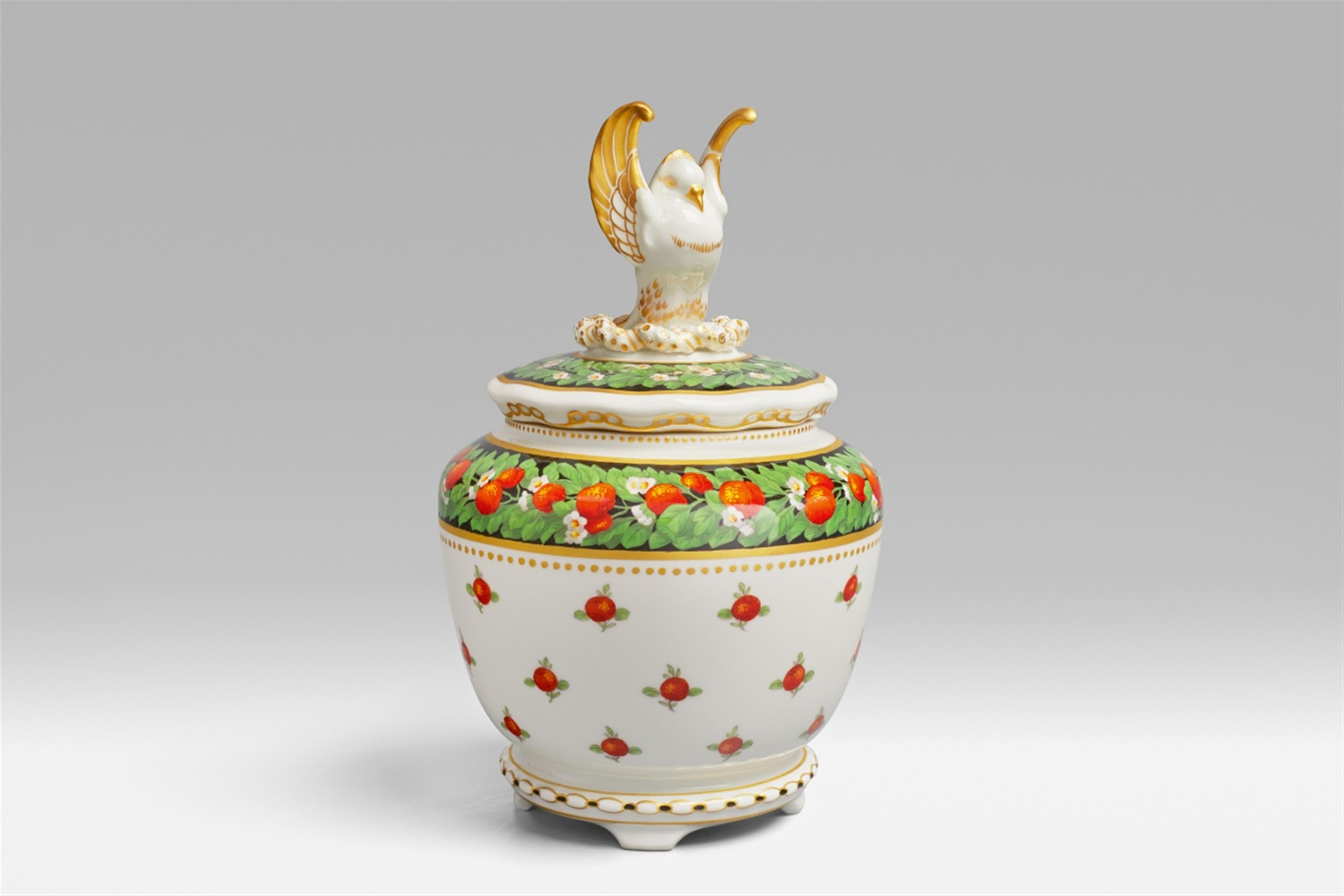 A Berlin KPM porcelain box with a dove-form finial - image-1