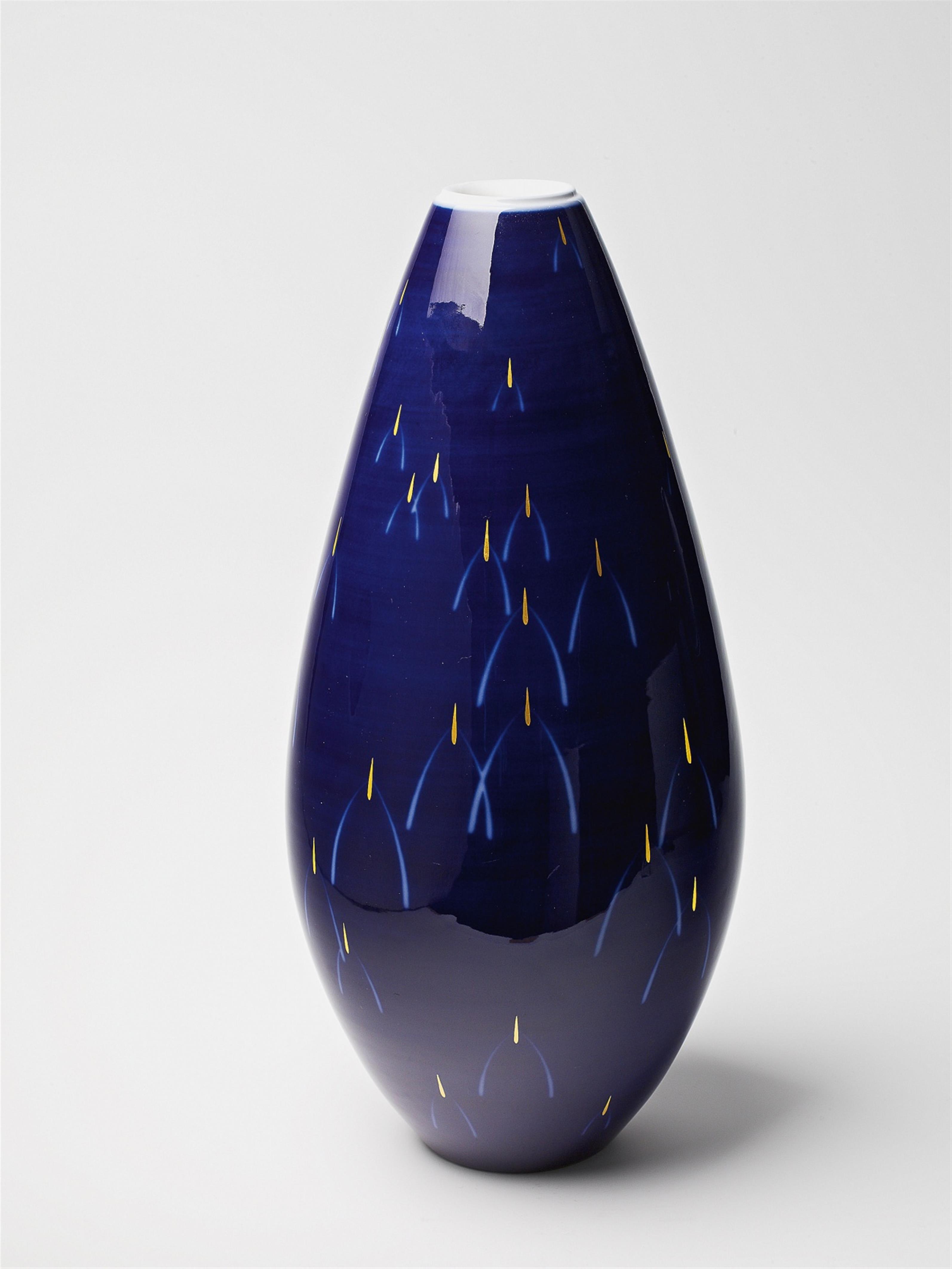 A Berlin KPM porcelain vase with cobalt blue ground - image-1
