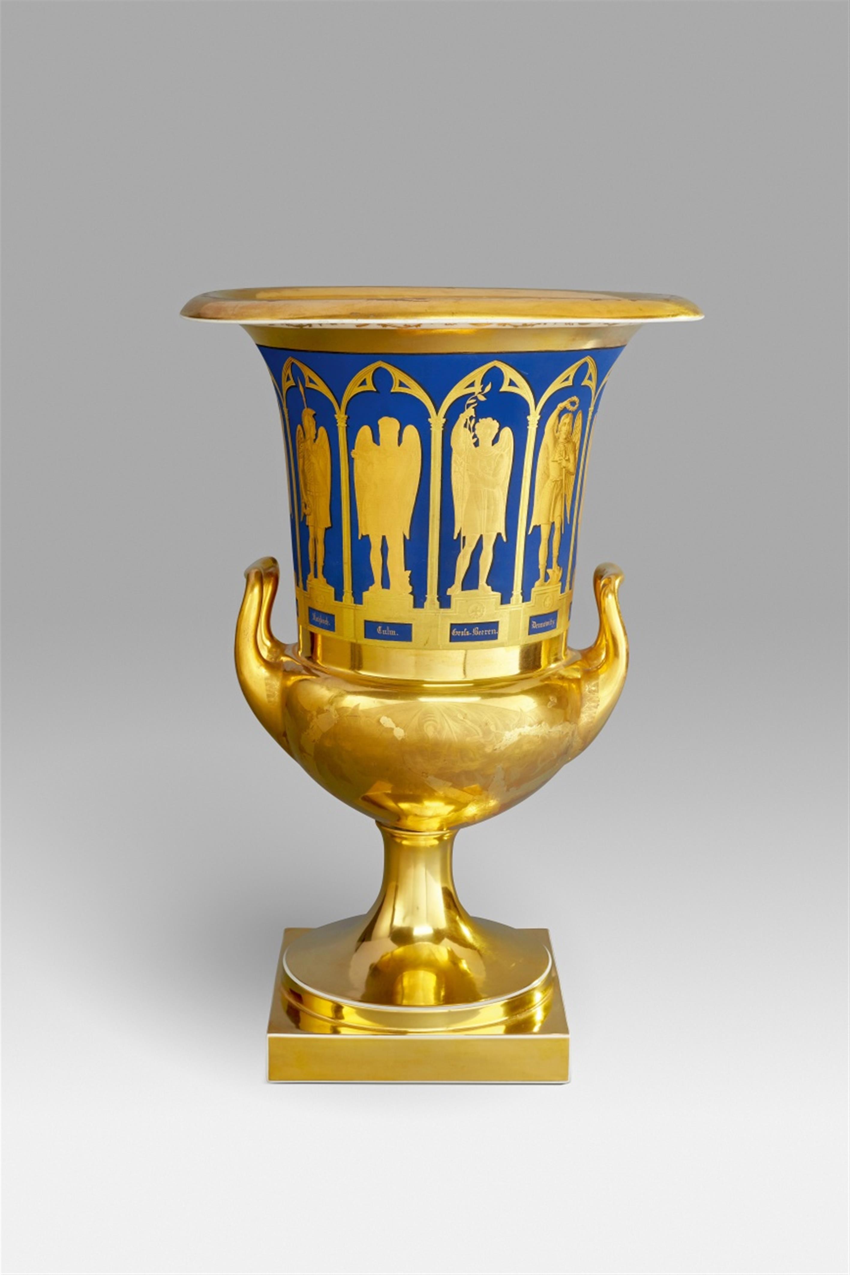 An important Berlin KPM porcelain vase with a view of the Kreuzbergdenkmal - image-2