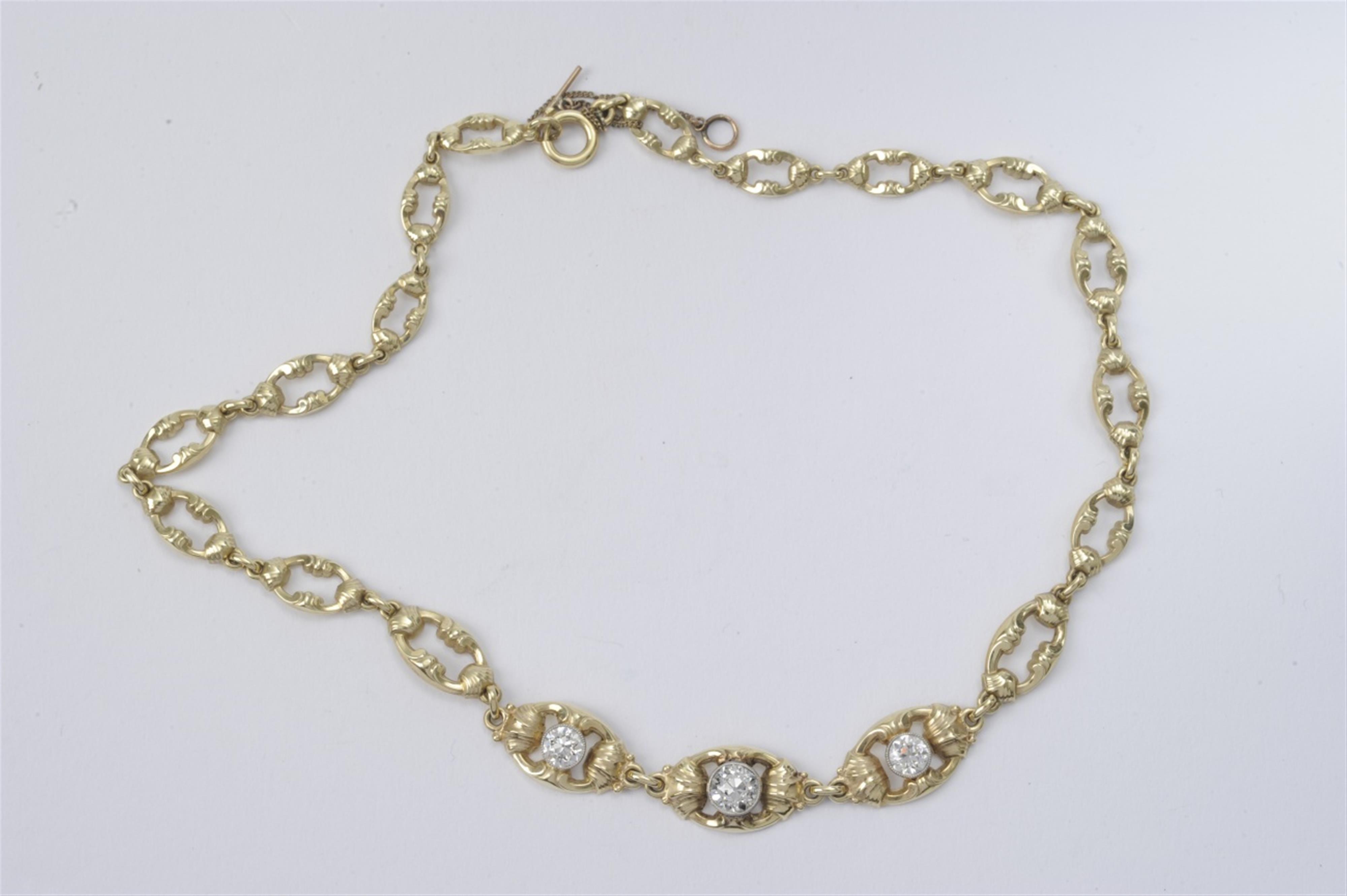 A 14k gold and diamond collier - image-1
