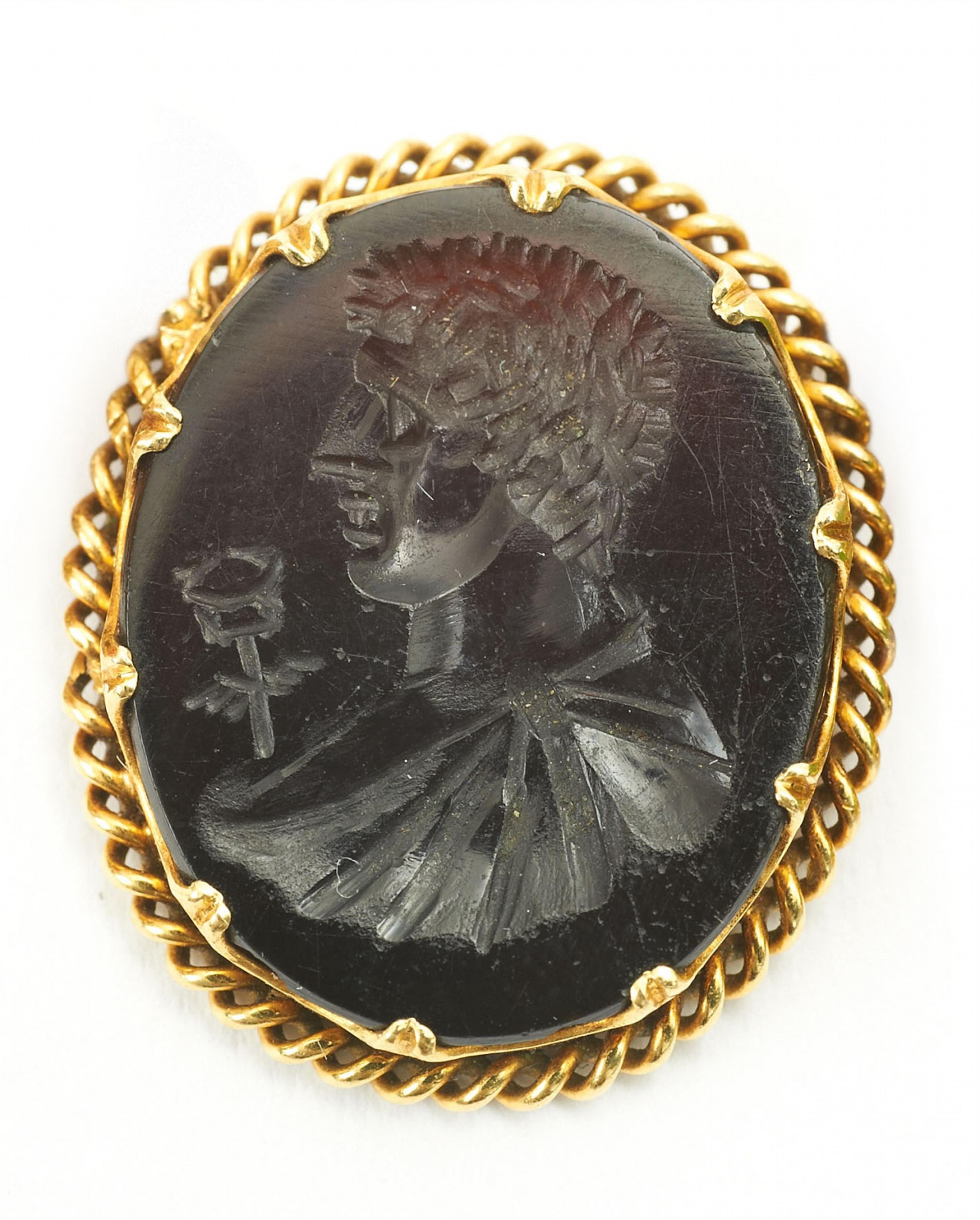 A rare 18k gold collier with Classical intaglios - image-3