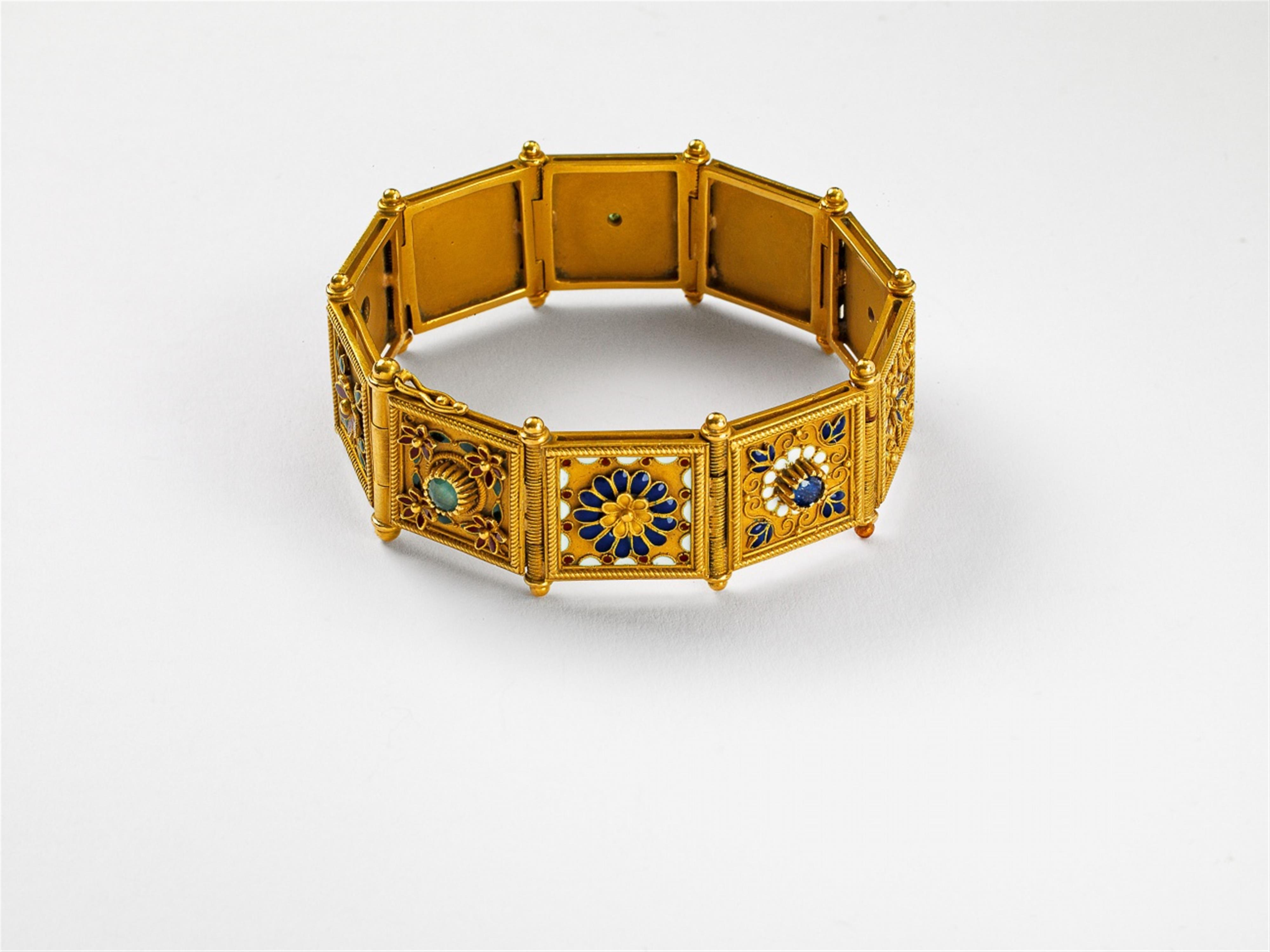 An 18k gold Neo Etruscan demi-parure - image-2
