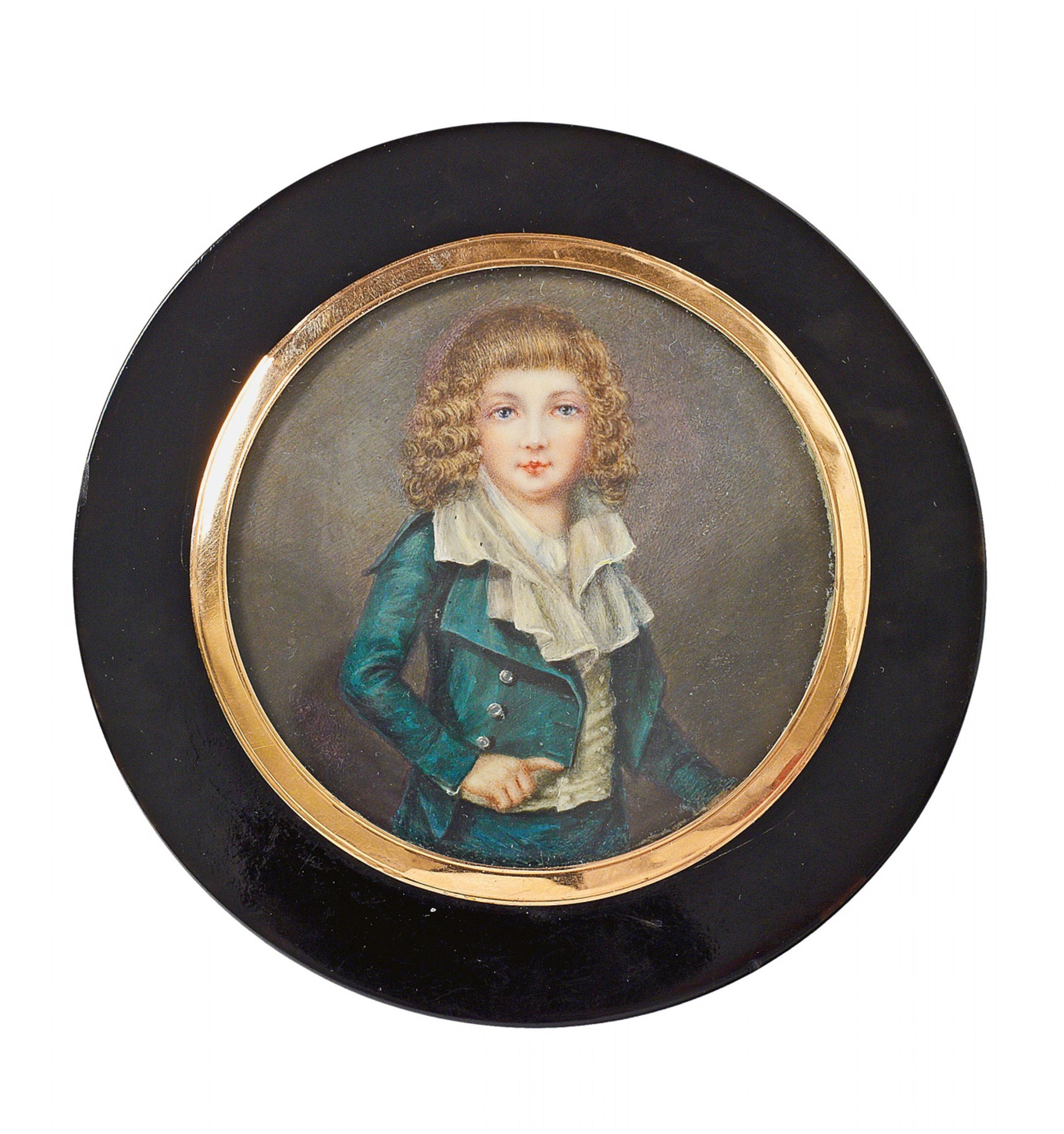 A French Louis XVI tortoiseshell box with portrait miniatures - image-2