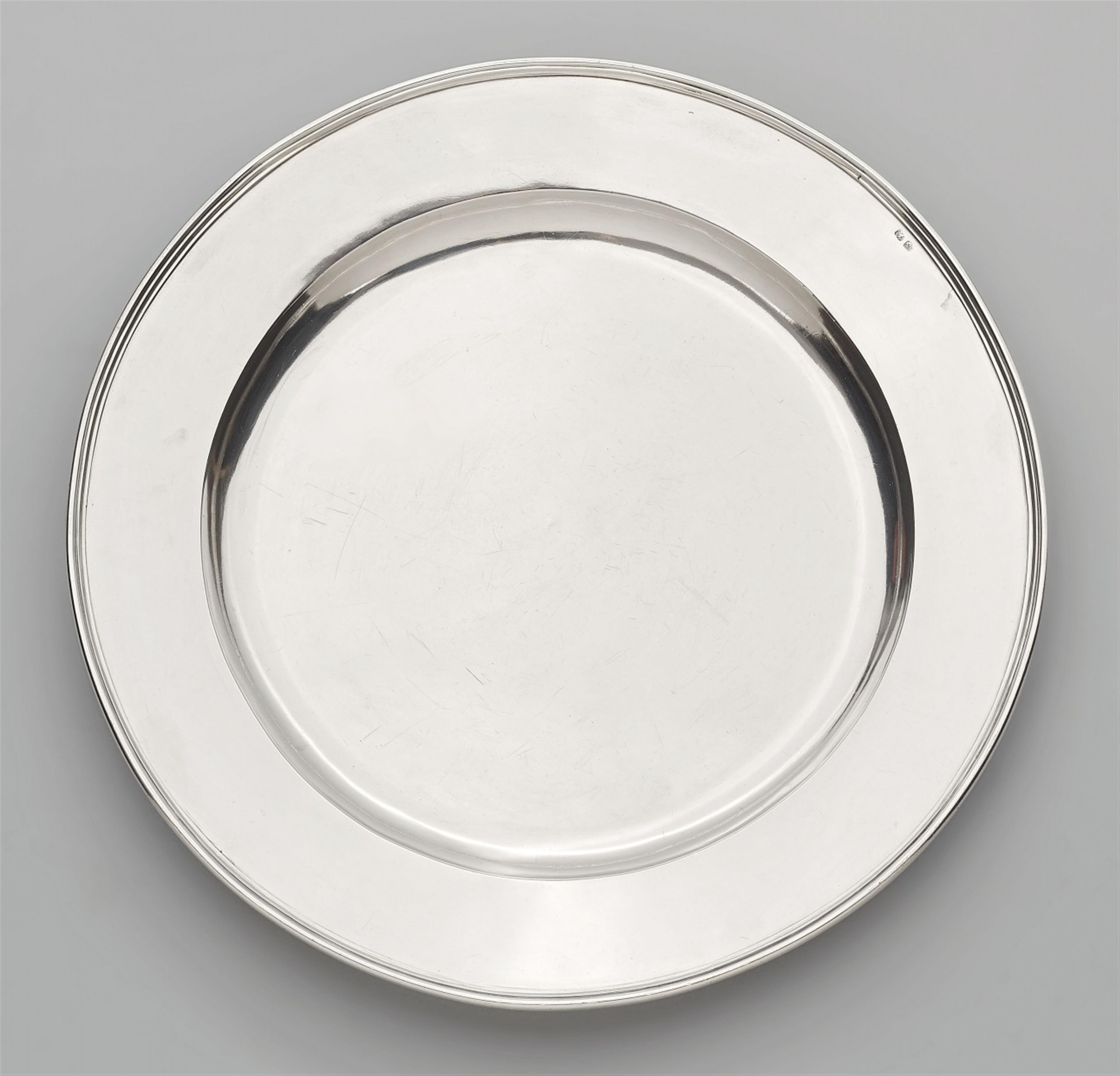 A silver platter - image-1