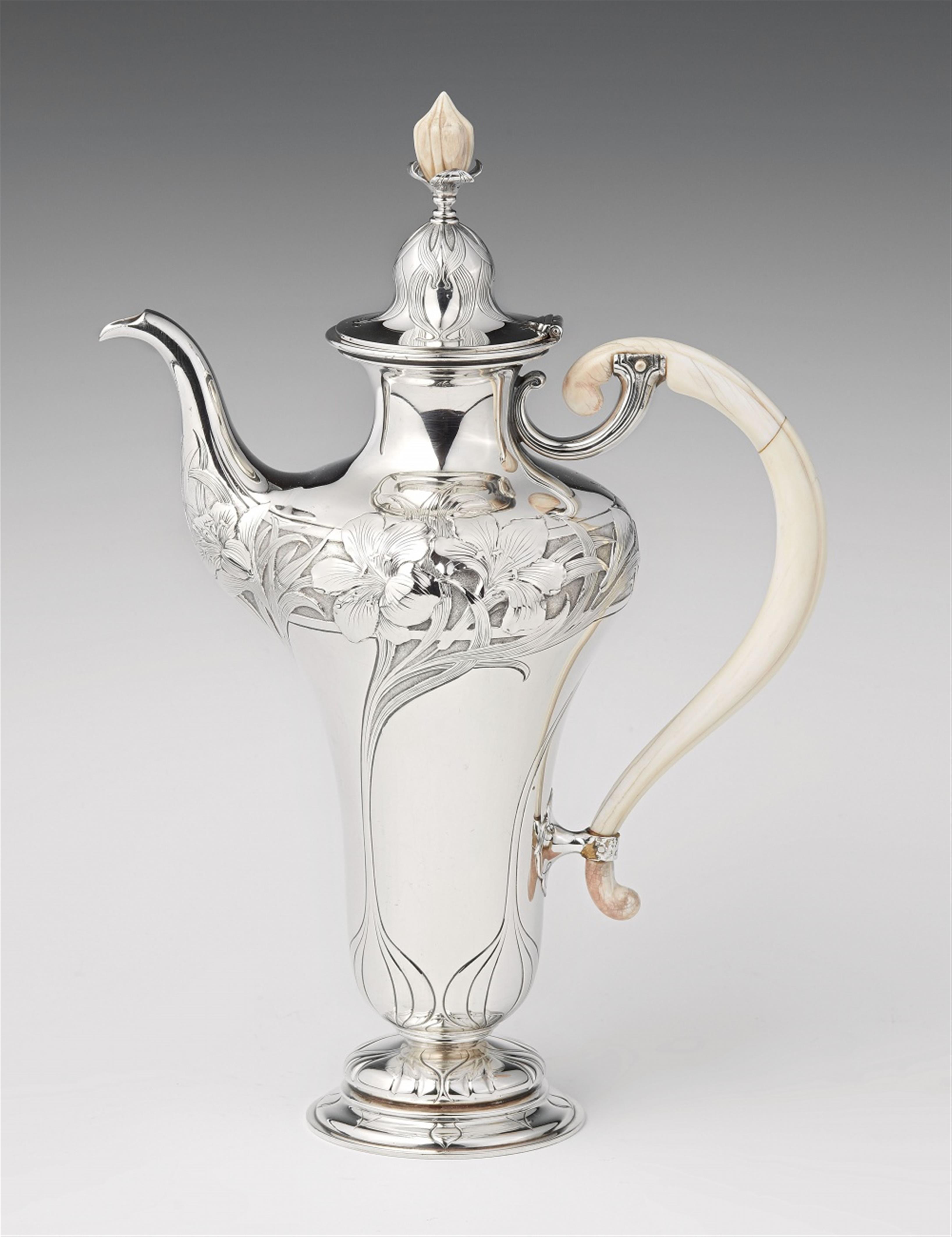 A New York Art Nouveau silver coffee pot - image-1