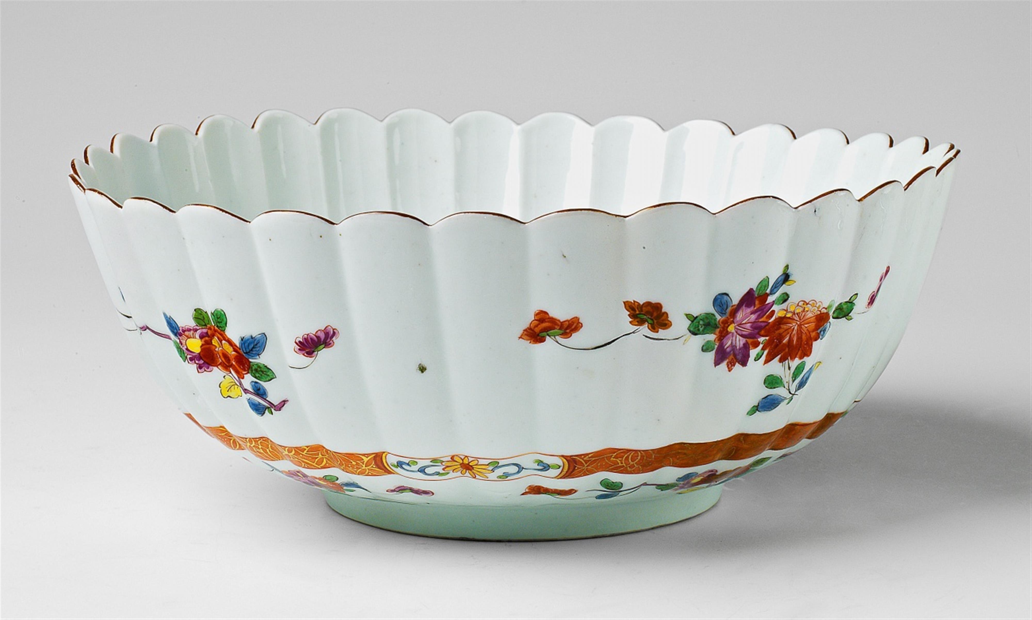 A large Meissen porcelain dish with a palace inventory number - image-1
