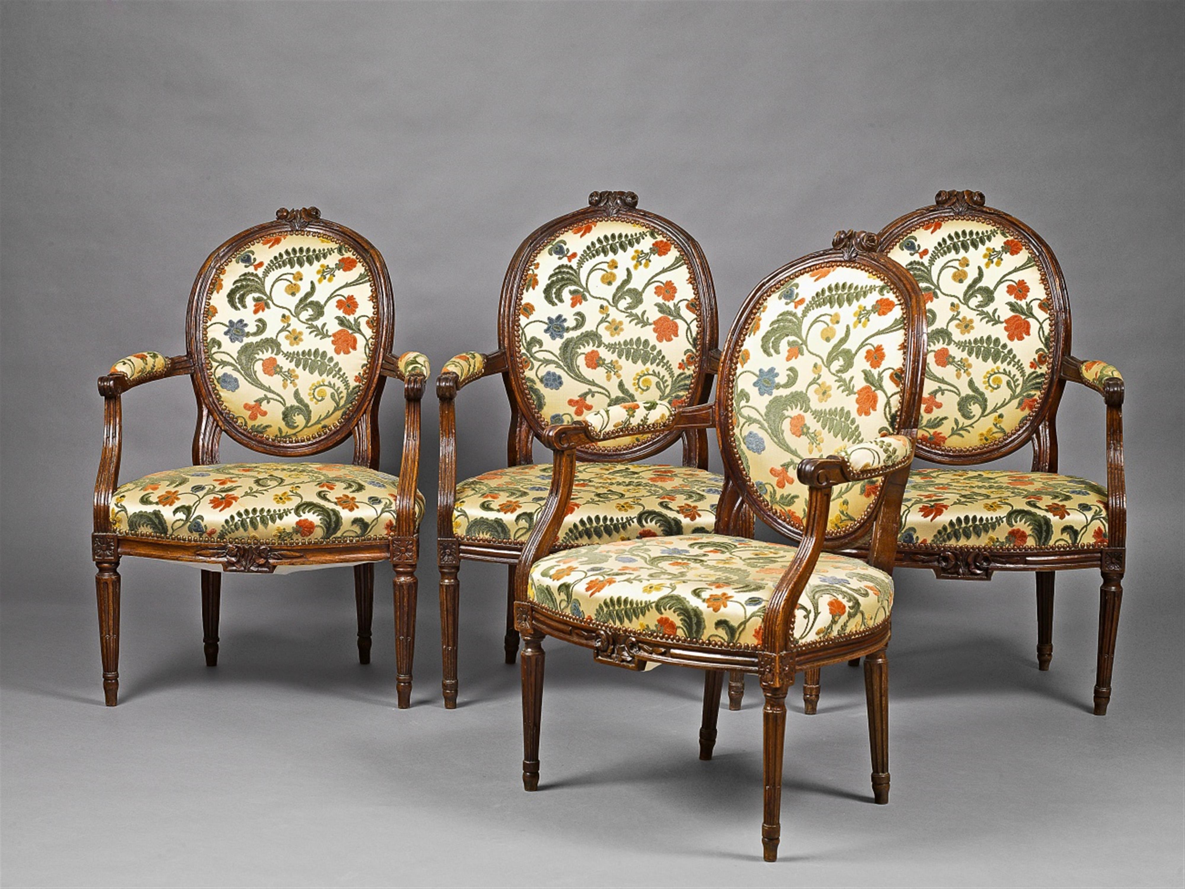 Vier fauteuils en cabriolet époque Louis XVI - image-1