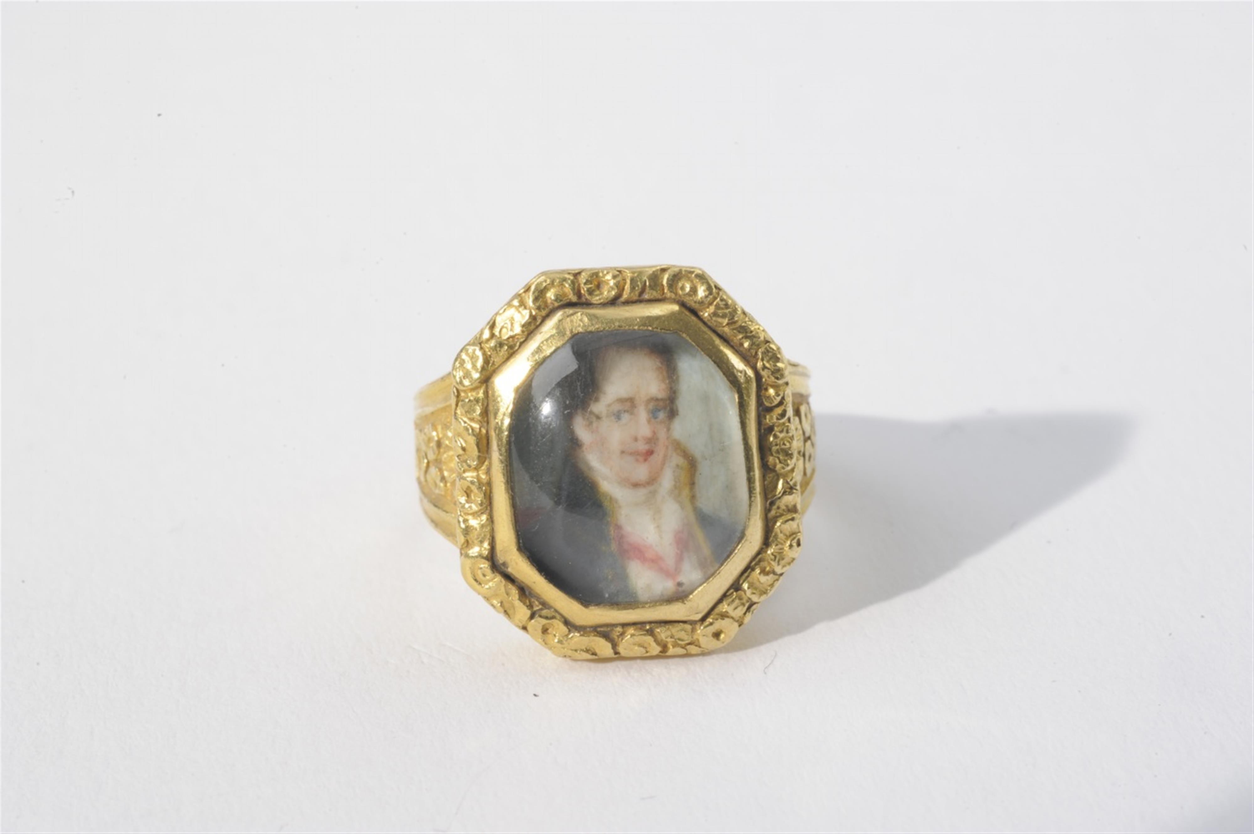 A 14k gold ring with a portrait miniature - image-1