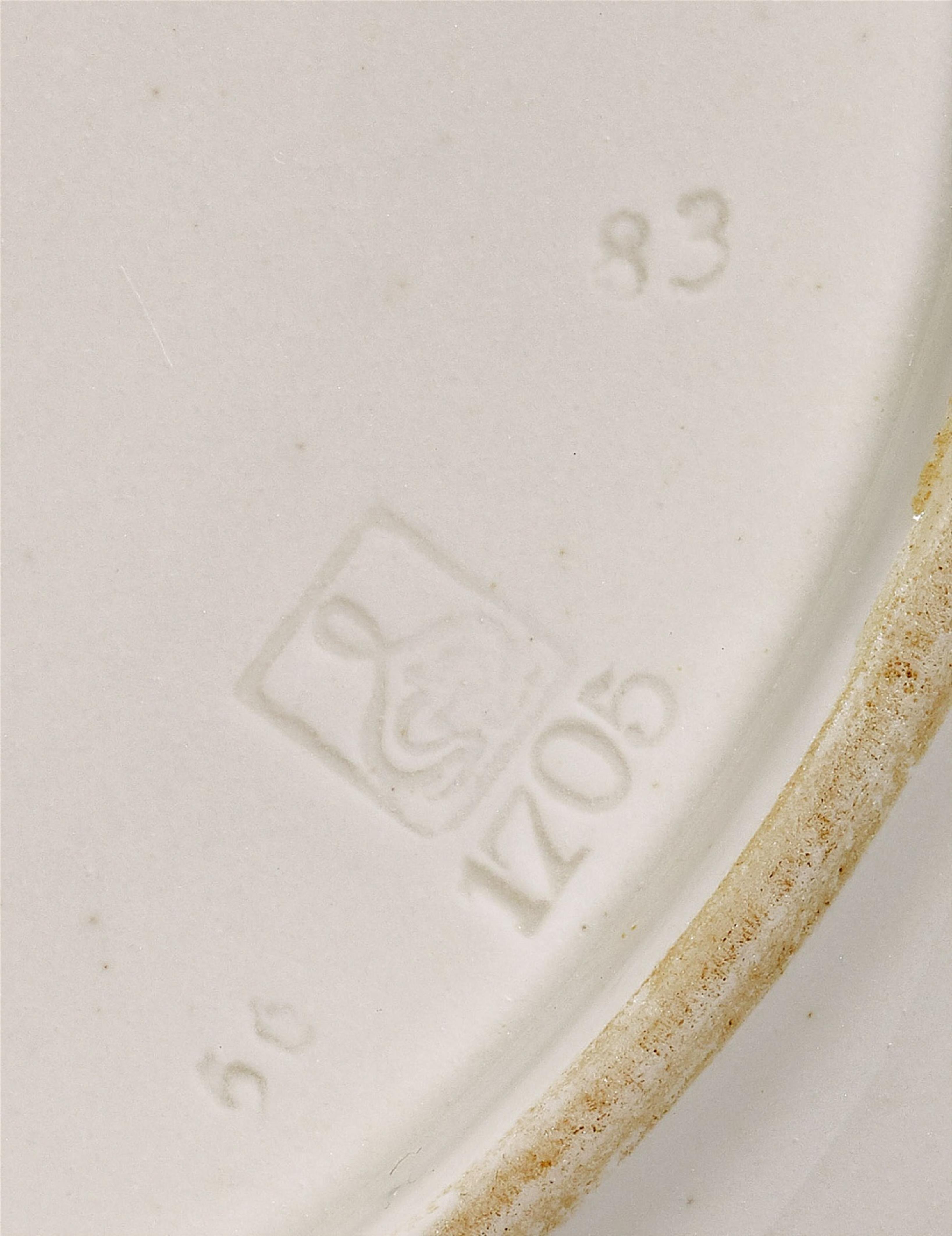 A set of six Meissen porcelain dessert plates by Henry van de Velde - image-2
