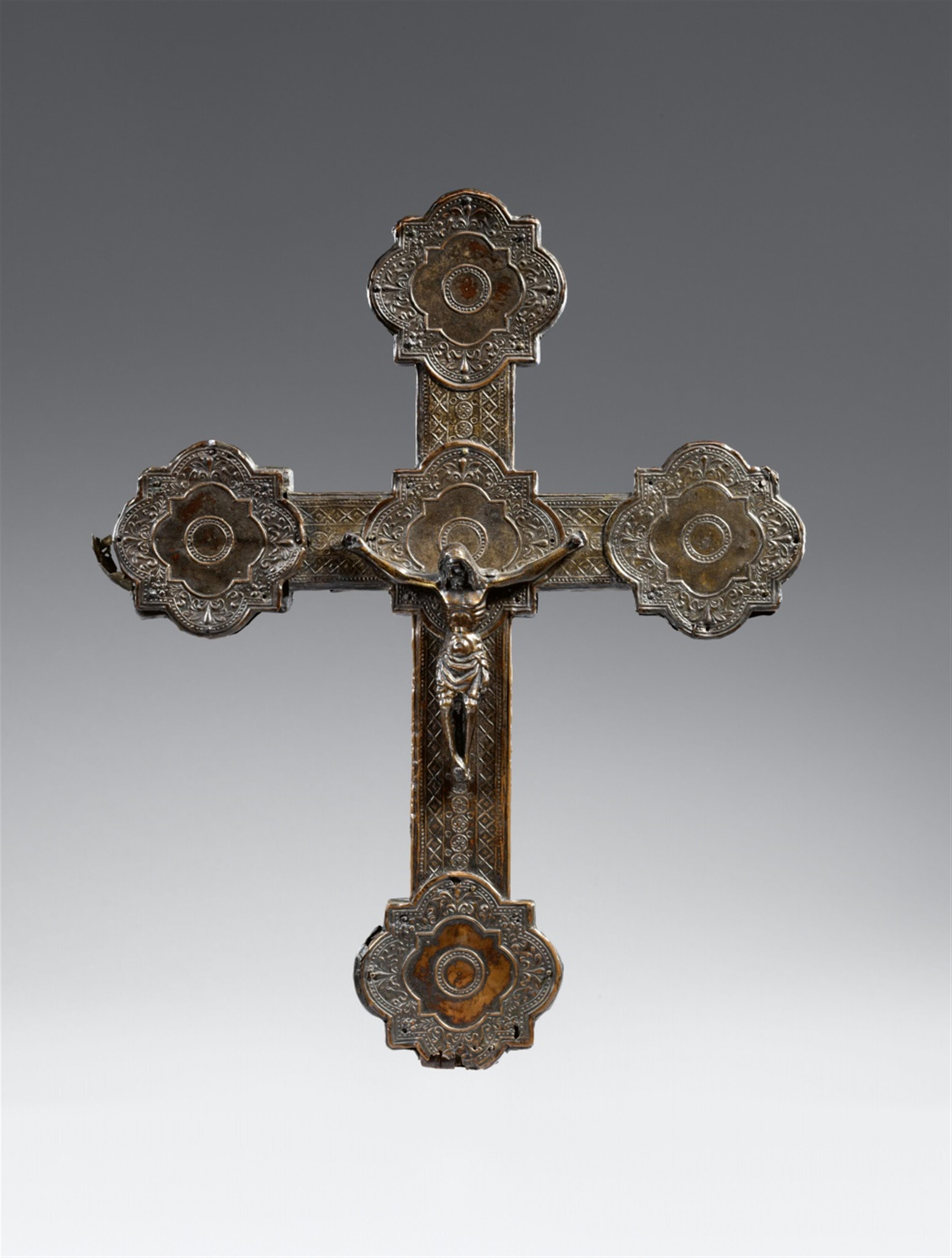 Probably Northern Italy, late 14th century - A bronze processional cross, probably North Italian, late 14th century - image-1