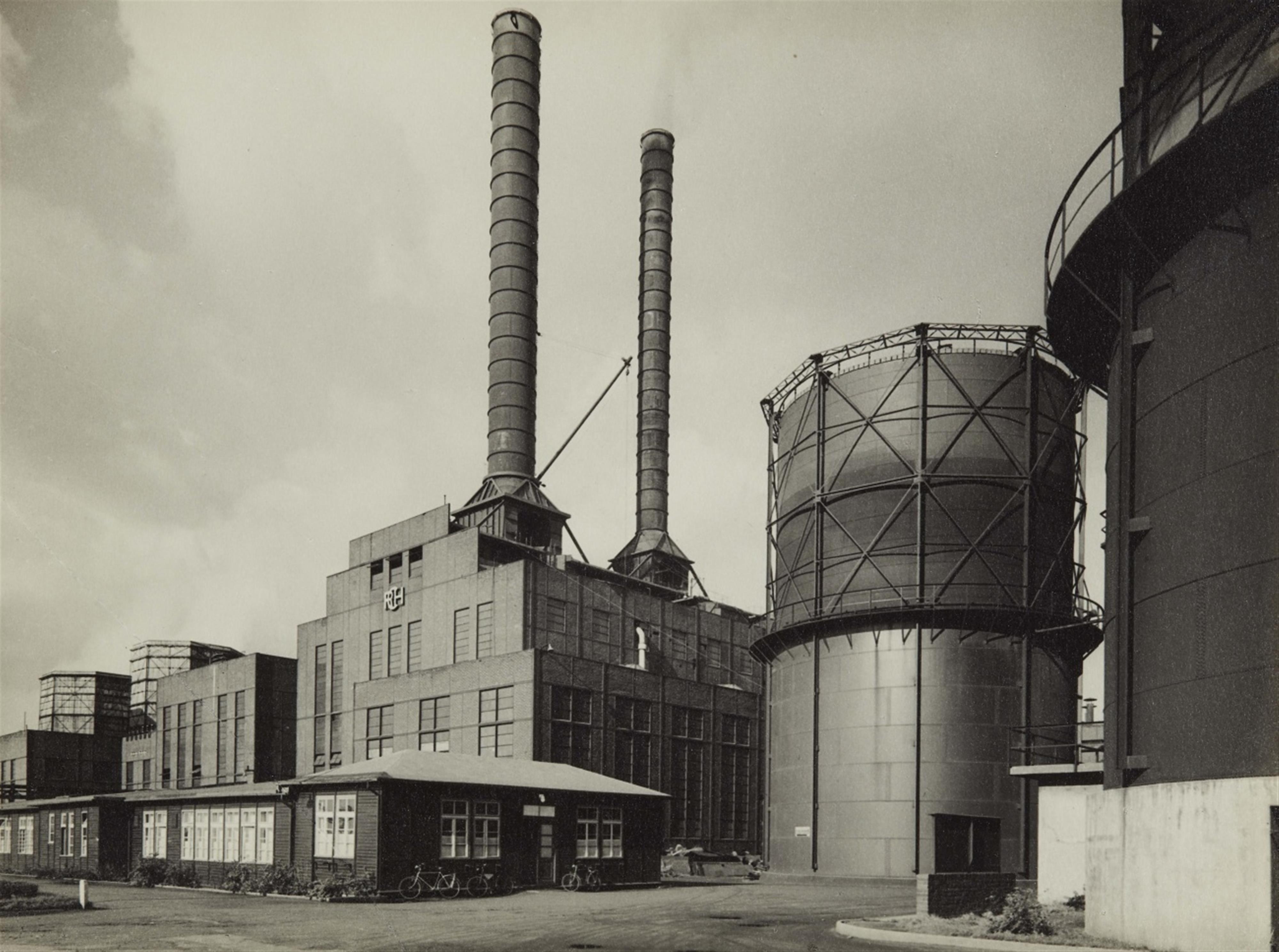 Albert Renger-Patzsch - Kraftwerk, Alte Verwaltung (Ruhrchemie Aktiengesellschaft, Oberhausen-Holten) - image-1