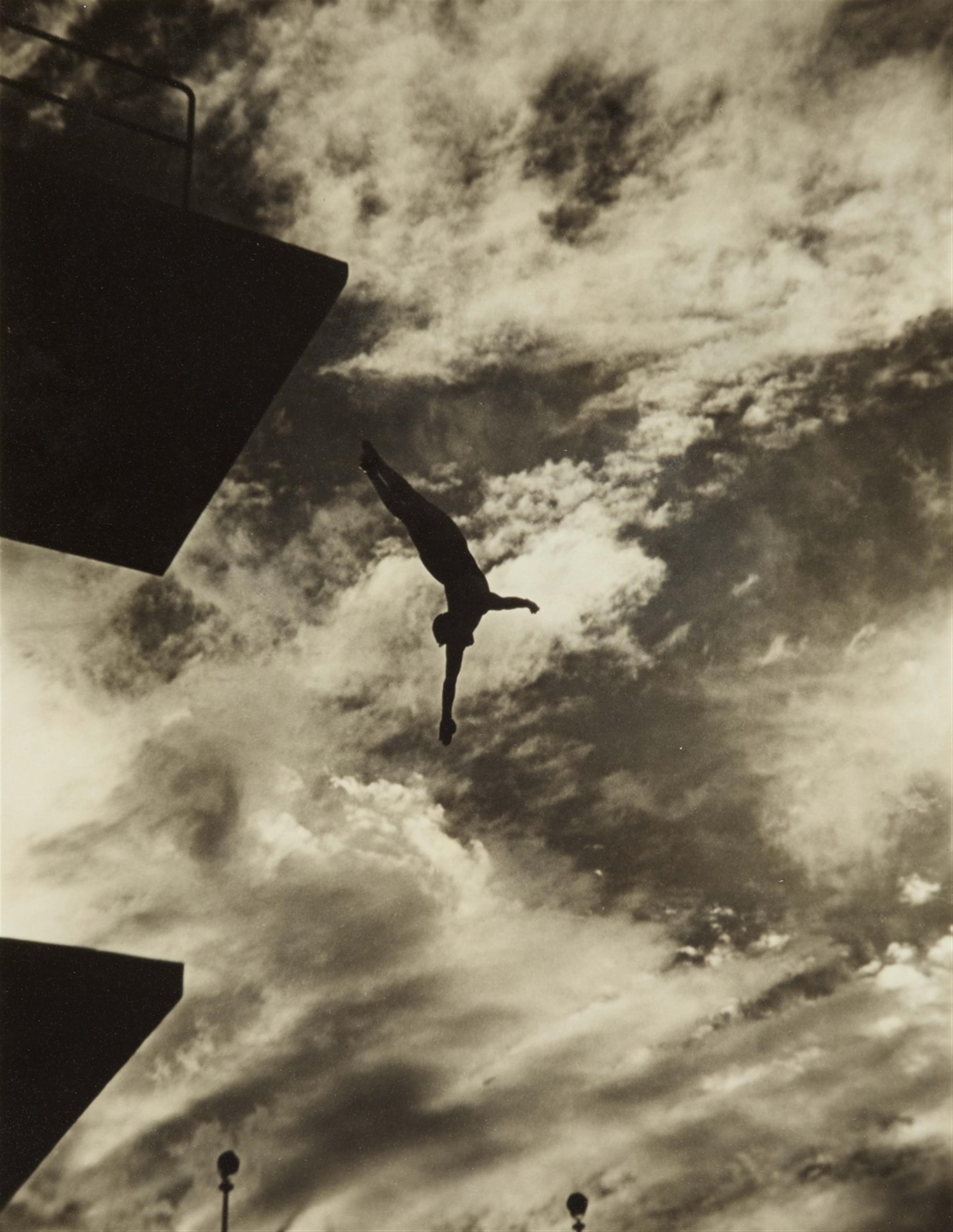 Leni Riefenstahl - Dive from the 10-metres-tower, Berlin - image-1