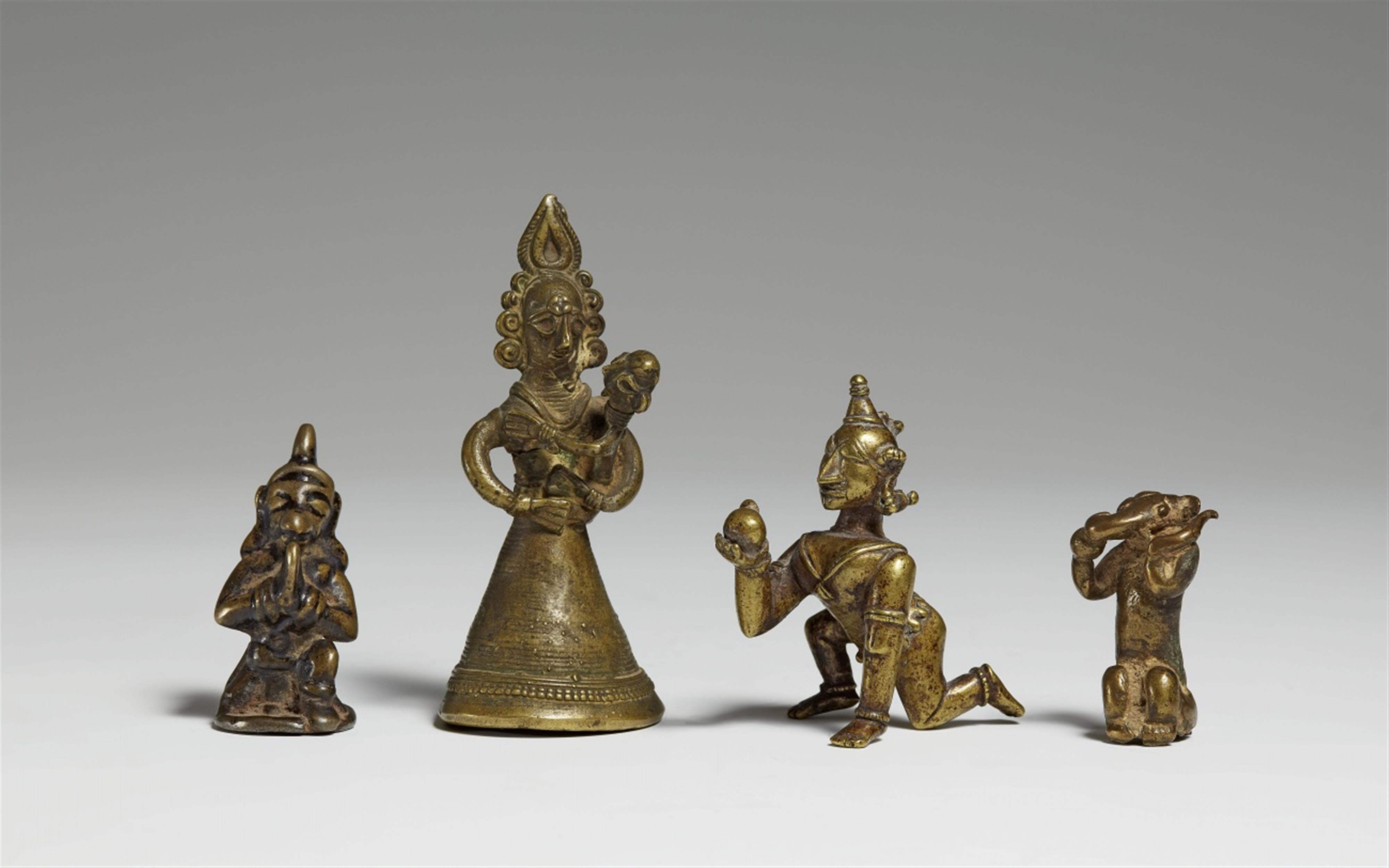 Four brass figures. Central India, various regions. 19th/20th century - image-1