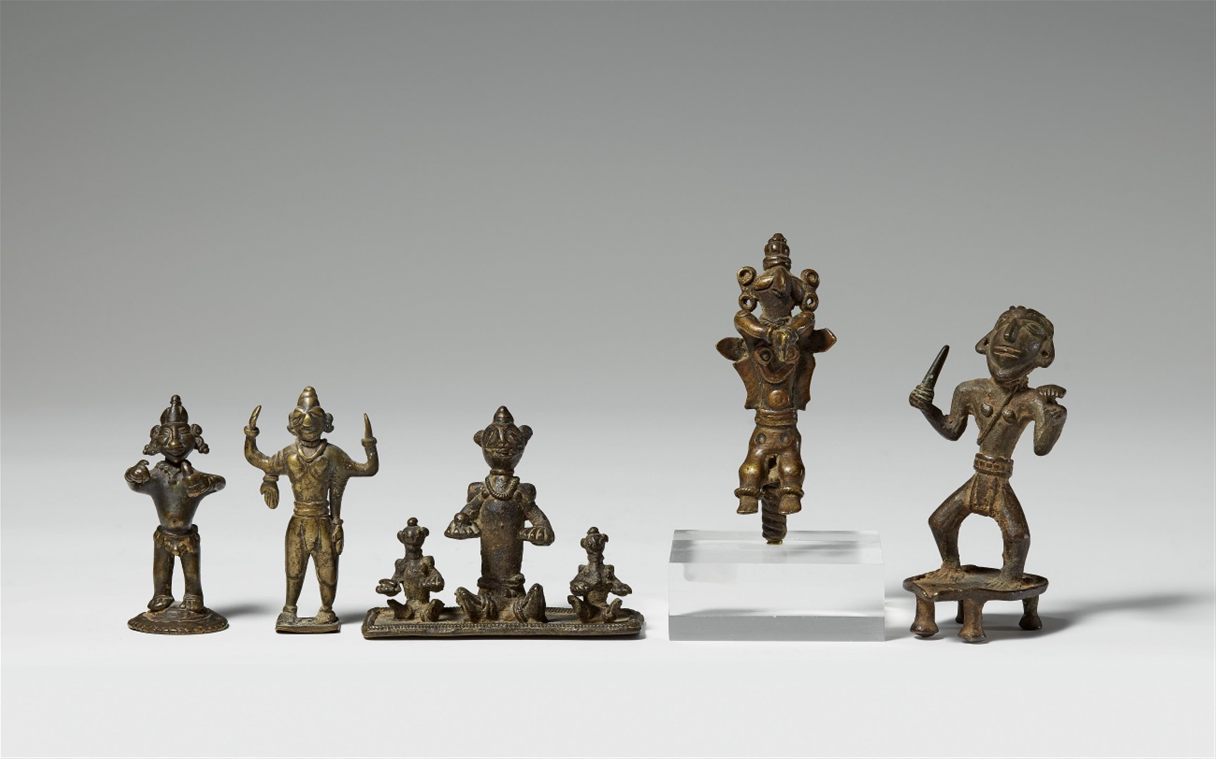 Five copper alloy figures. Central India, various regions. 19th/20th century - image-1