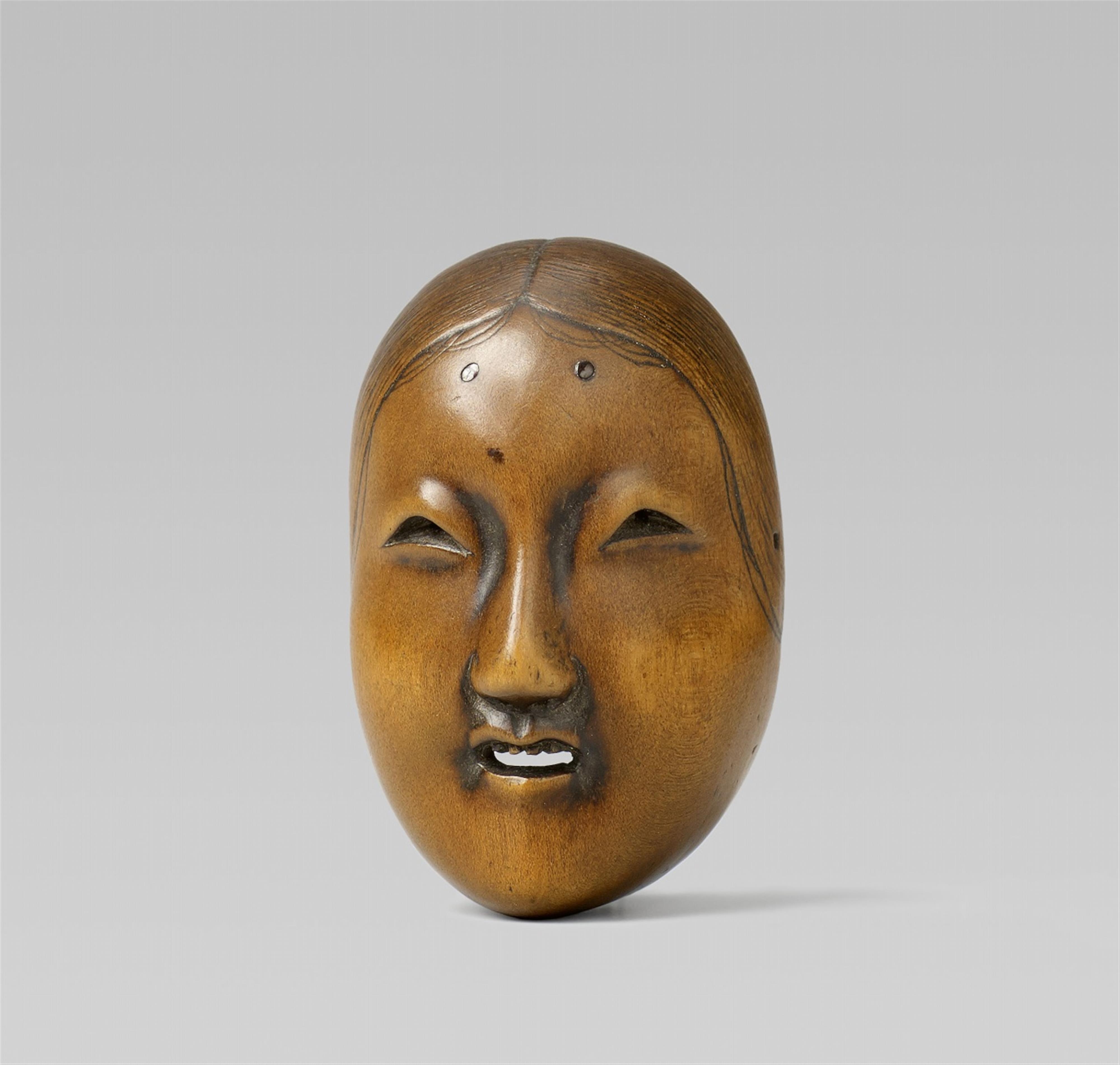 A boxwood netsuke of a nô mask. 19th century - image-1