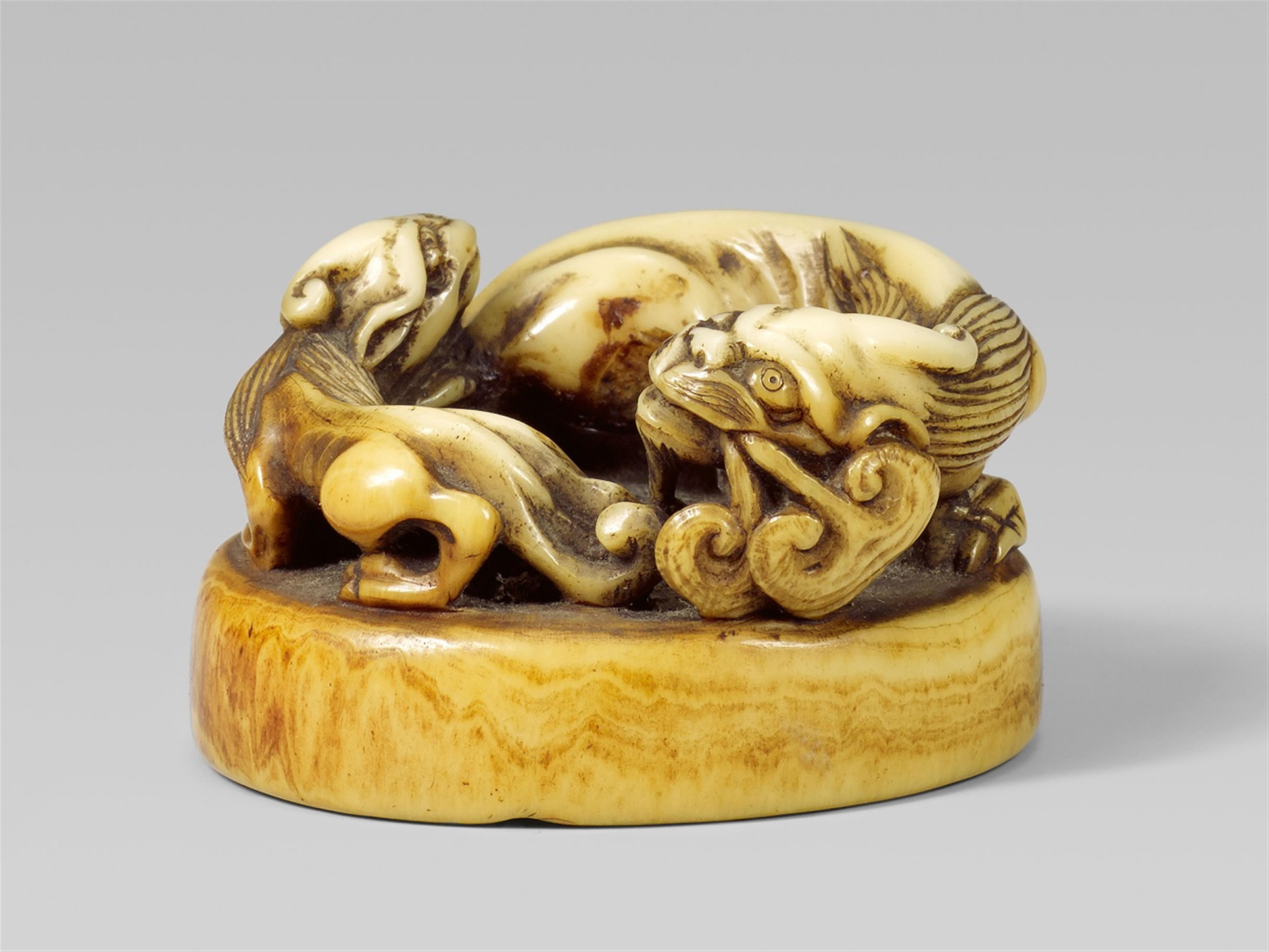 An ivory seal netsuke. 19th century - image-1