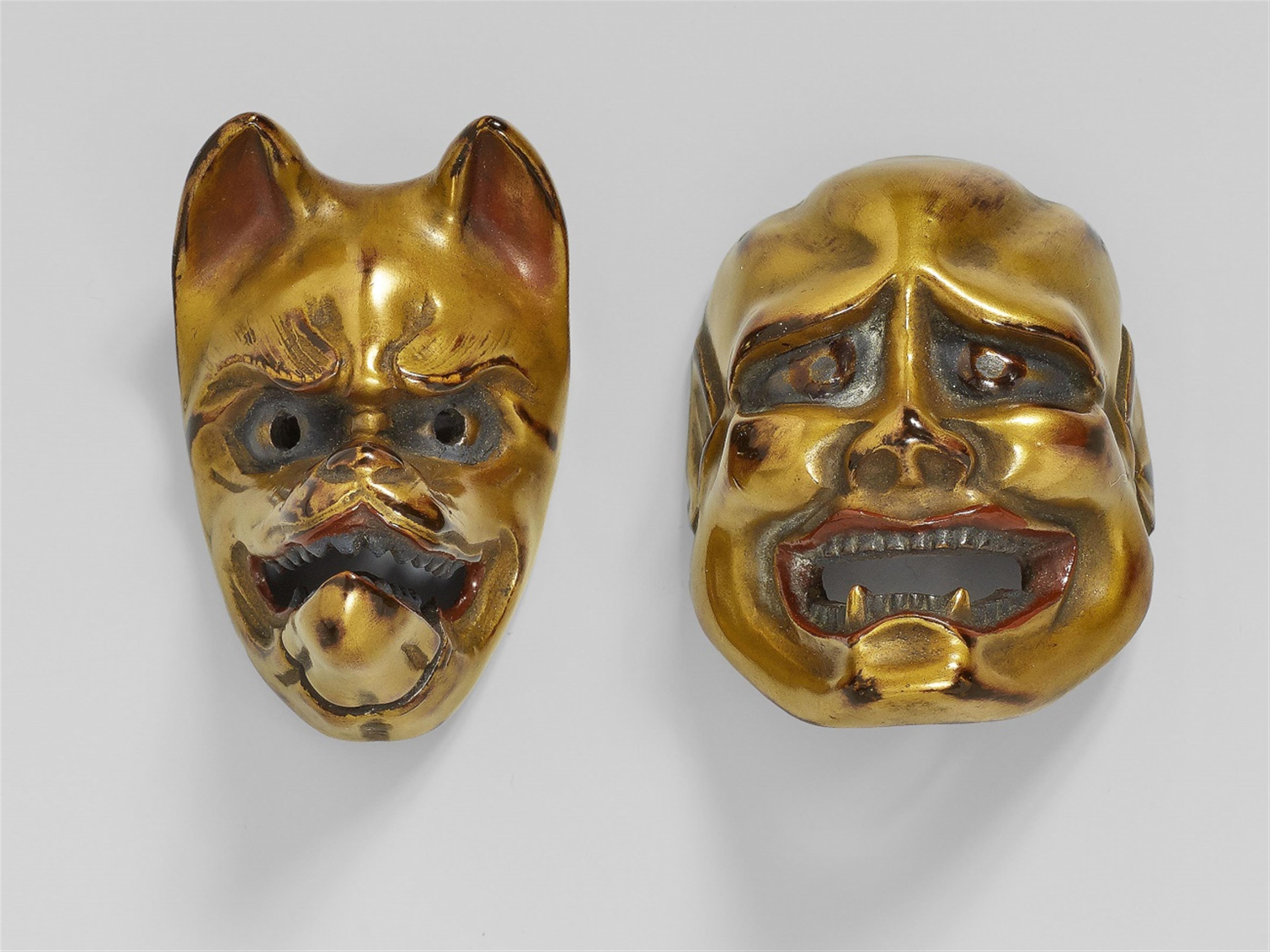 Two maki-e-lacquered wood mask netsuke. 19th century - image-1
