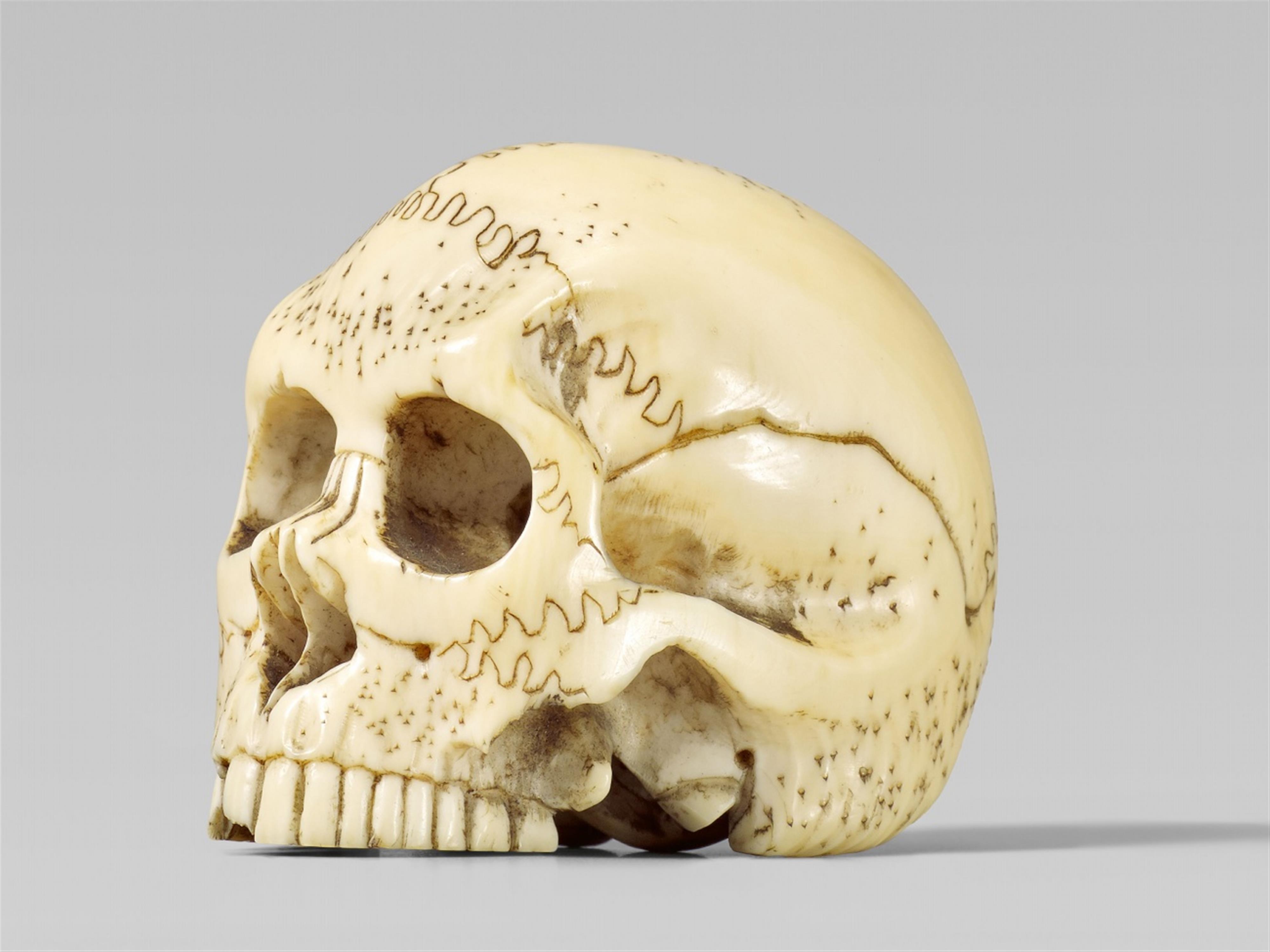 A small ivory model of a skull, by Kôgetsu. Late 19th century - image-1