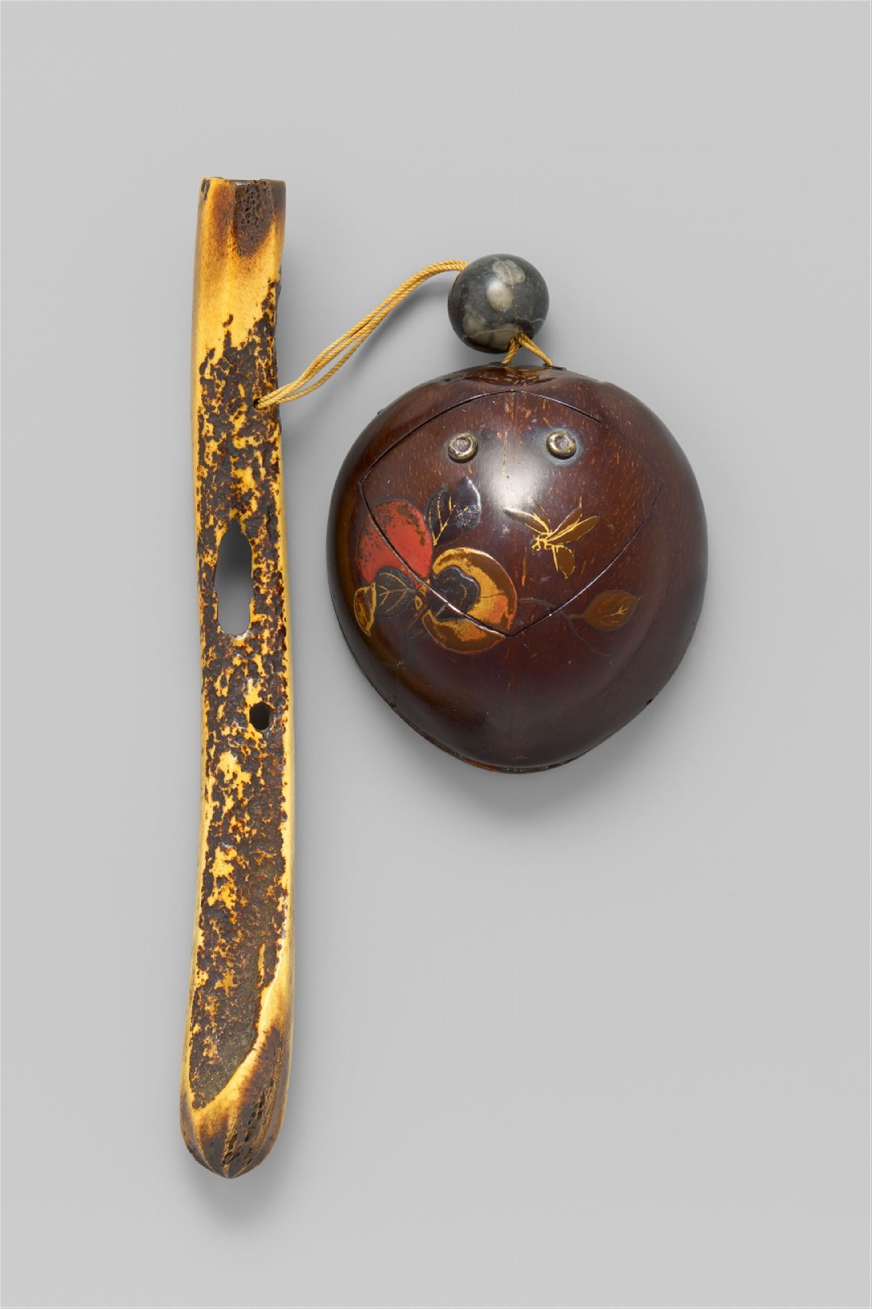 A coconut wood tonkotsu with a kiseruzutsu. Late 19th century - image-1