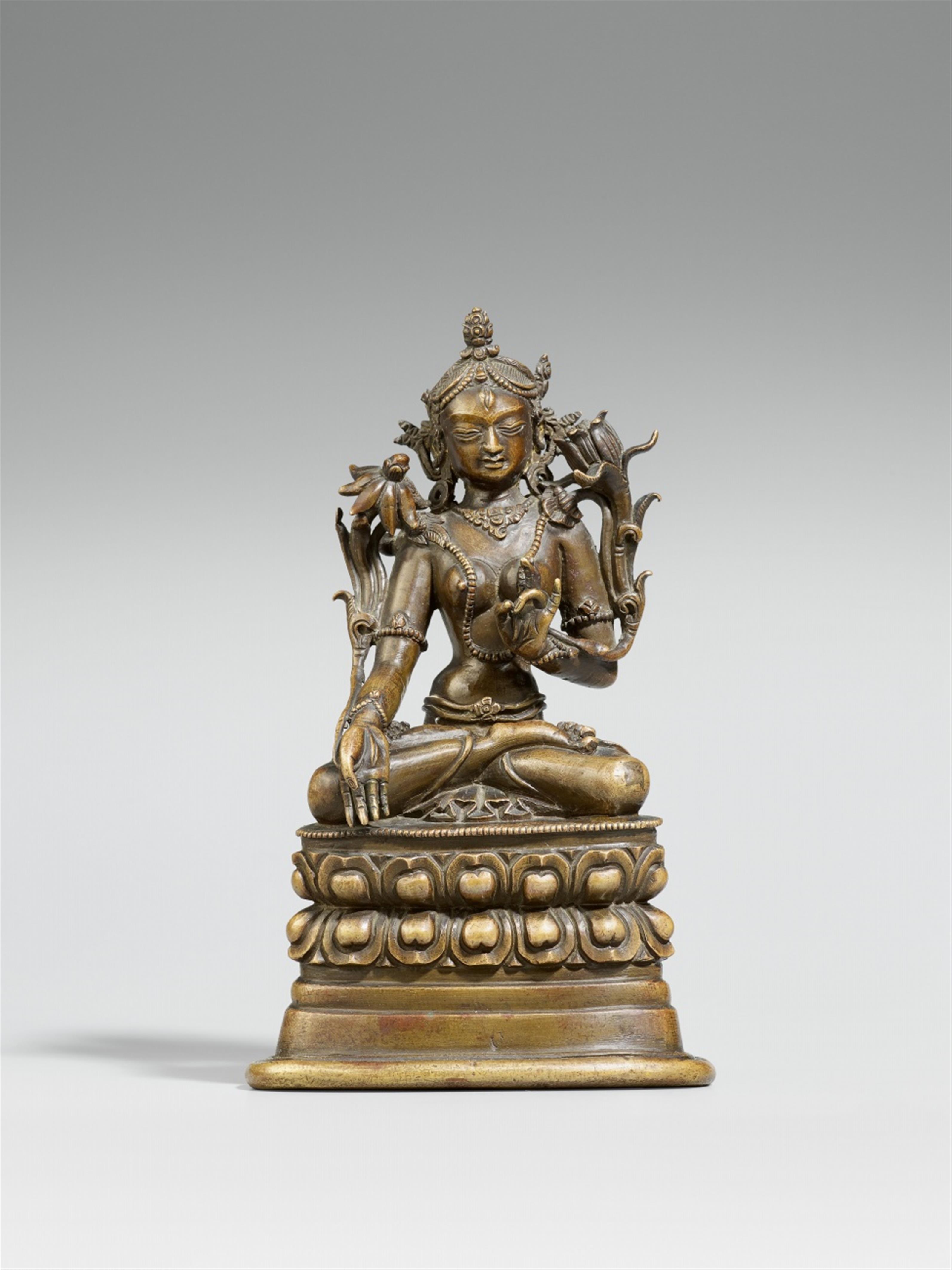 A Sinotibetan bronze figure of Tara. Pala revival style, 18th/19th century - image-1