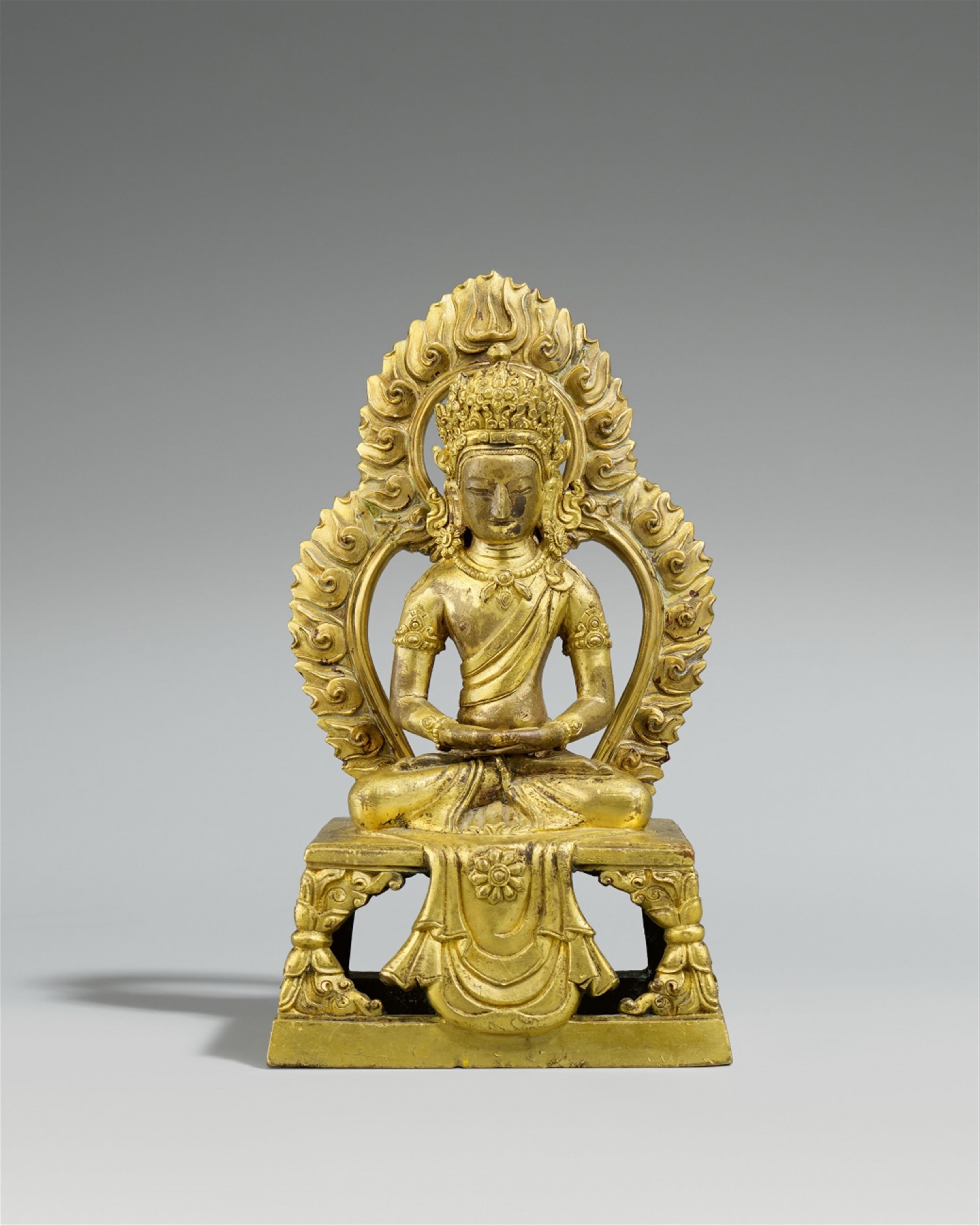 A gilt bronze figure of Buddha Amitayus. Qianlog period, ca. 1760 - image-1