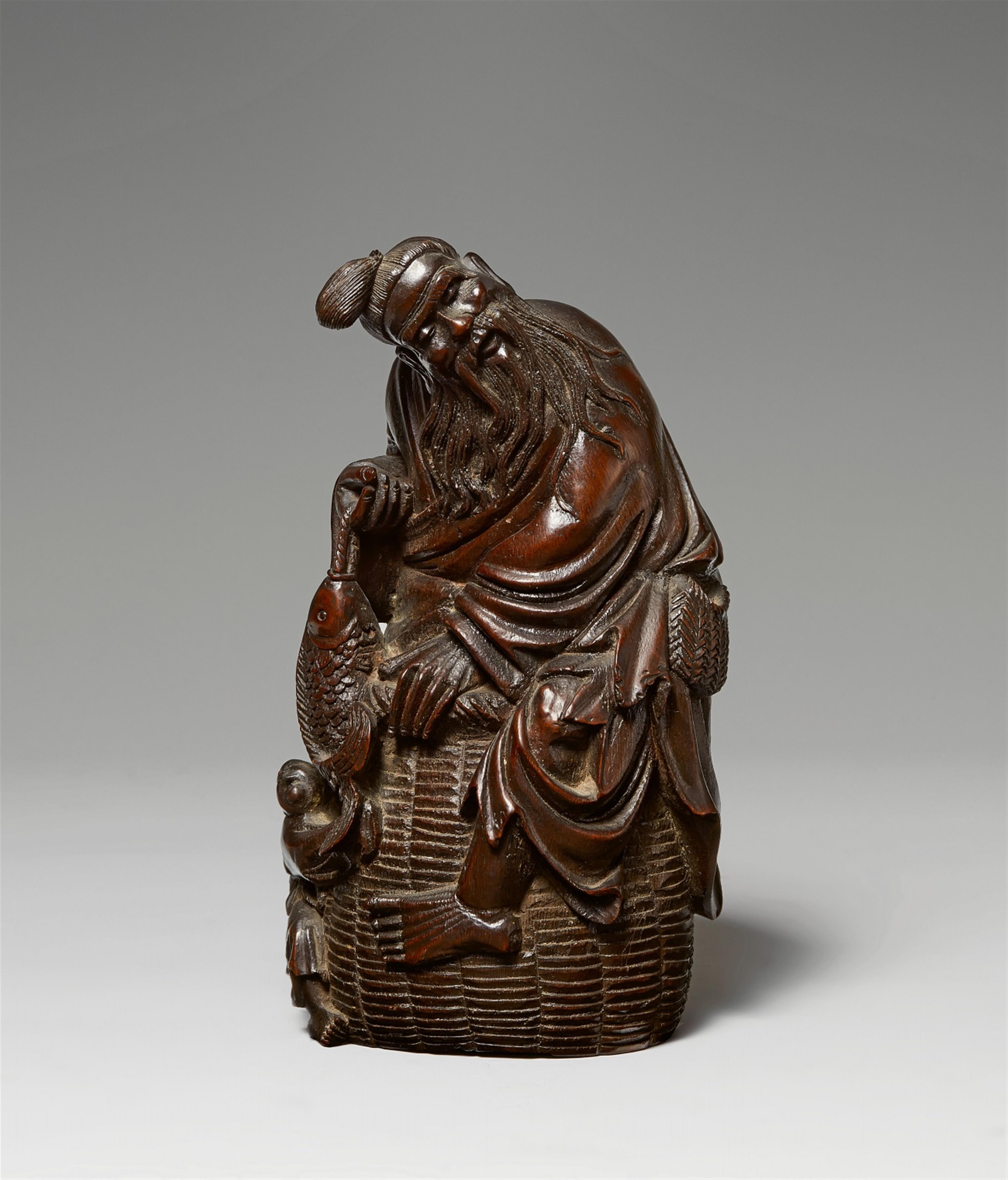 A bamboo root figure of an old fisherman. Late 19th century - image-1