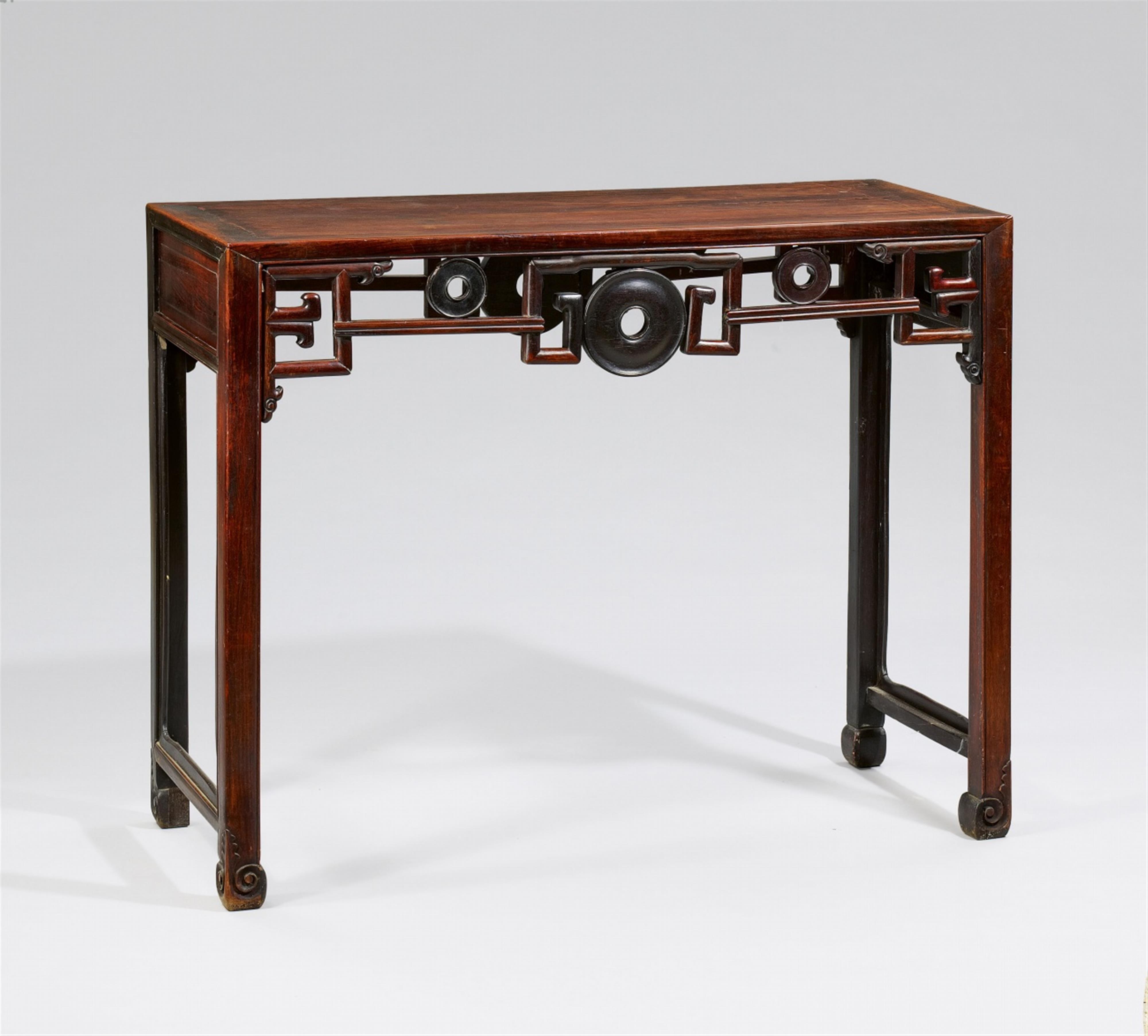 A long narrow wood table. 19th/20th century - image-1